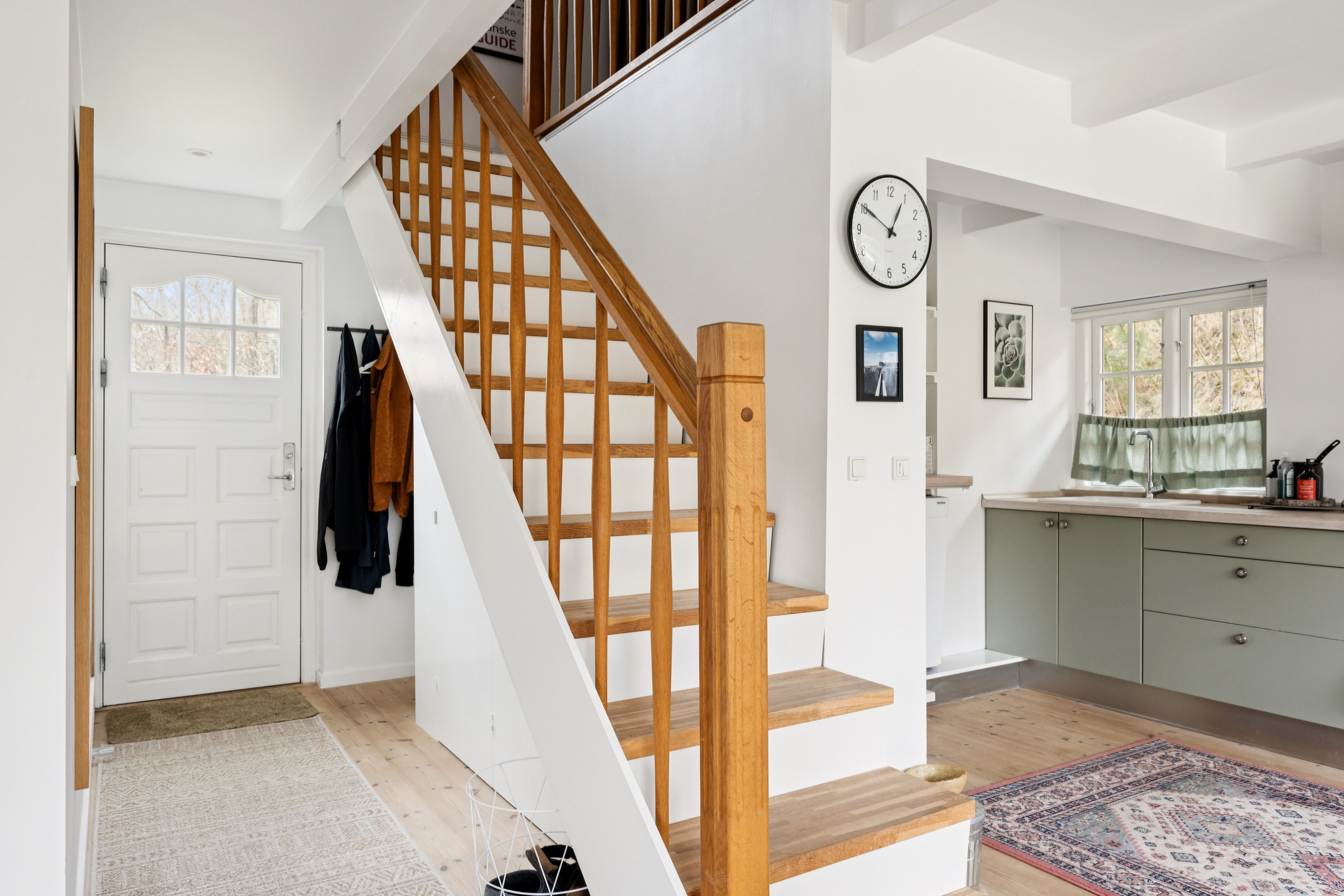 Fremhævet gang billede i fuldskærmstilstand. Billede af Fyrreslugten 24, Dråby, 8400 Ebeltoft