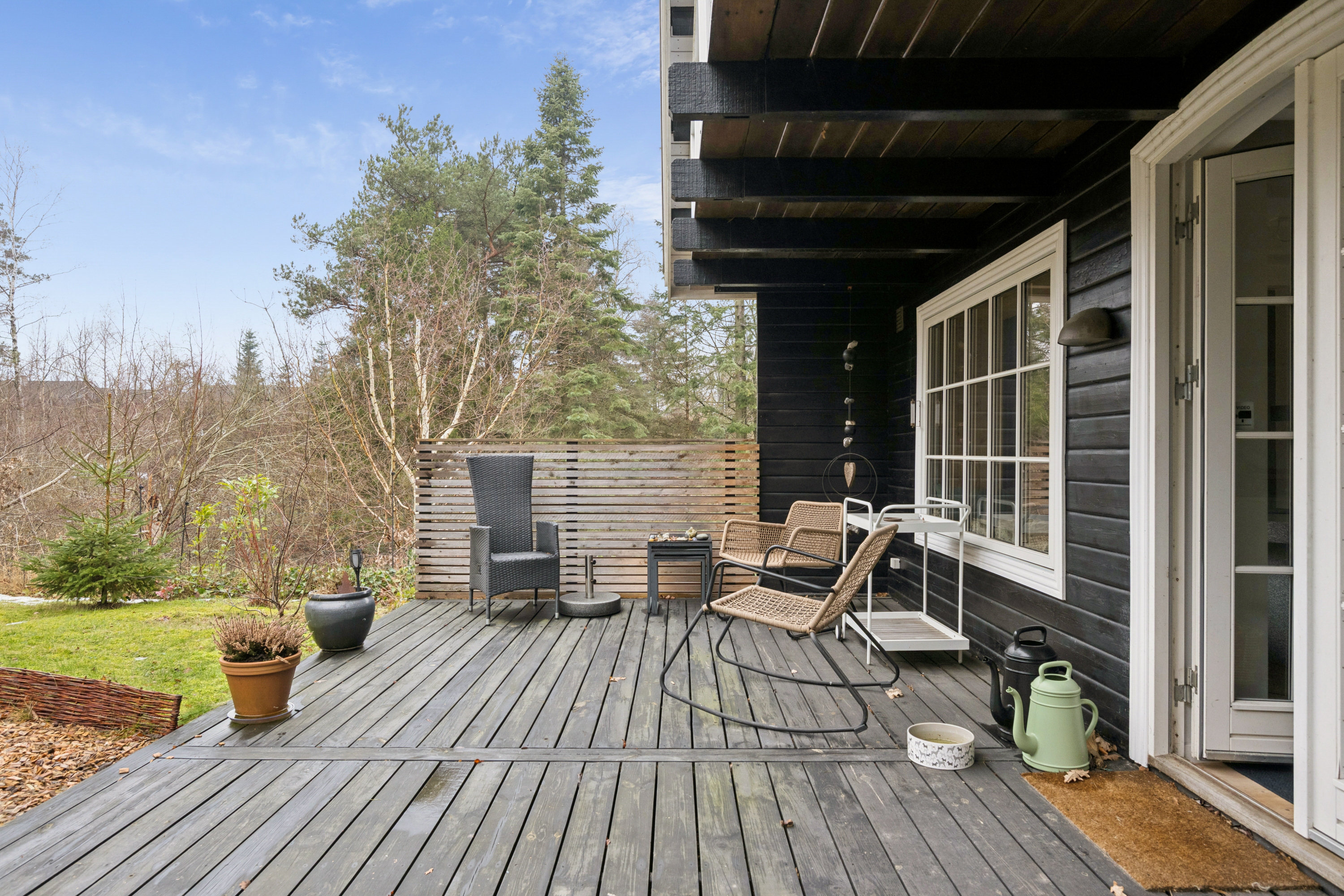 Fremhævet terrasse billede i fuldskærmstilstand. Billede af Fyrreslugten 24, Dråby, 8400 Ebeltoft