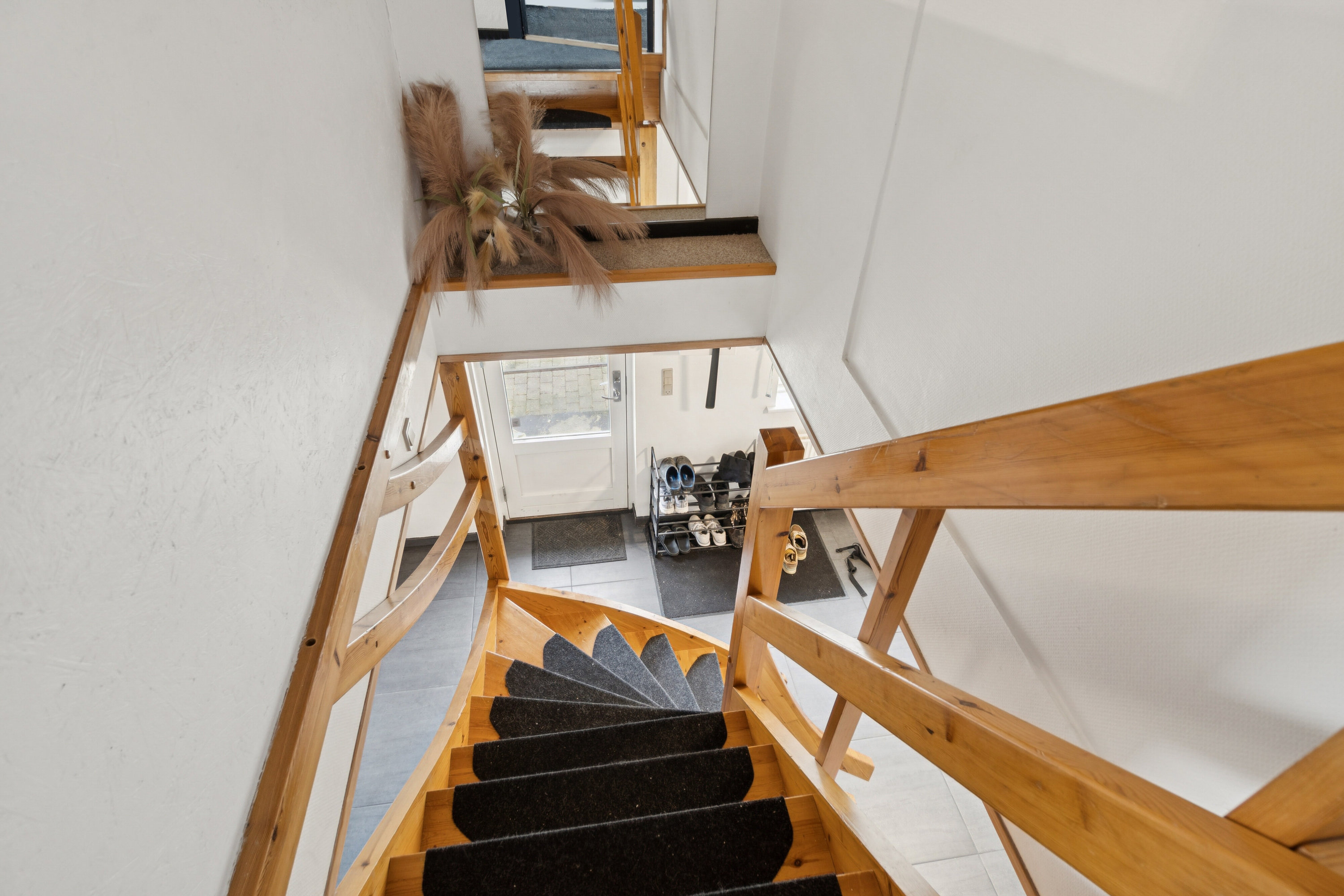 Fremhævet trappe billede i fuldskærmstilstand. Billede af Bredgade 228, 7760 Hurup Thy