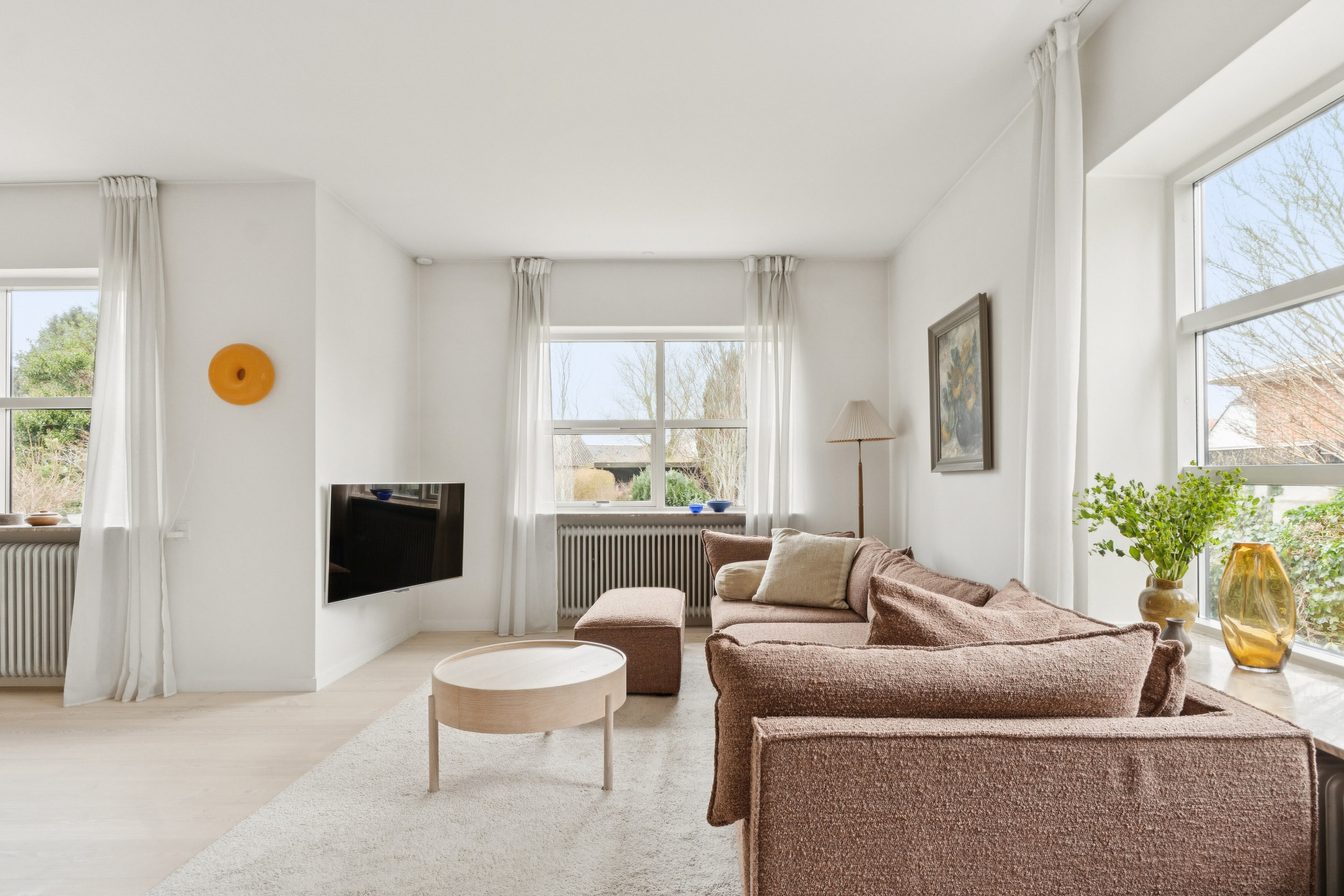 Fremhævet stue billede i fuldskærmstilstand. Billede af Vangen 15, 8270 Højbjerg