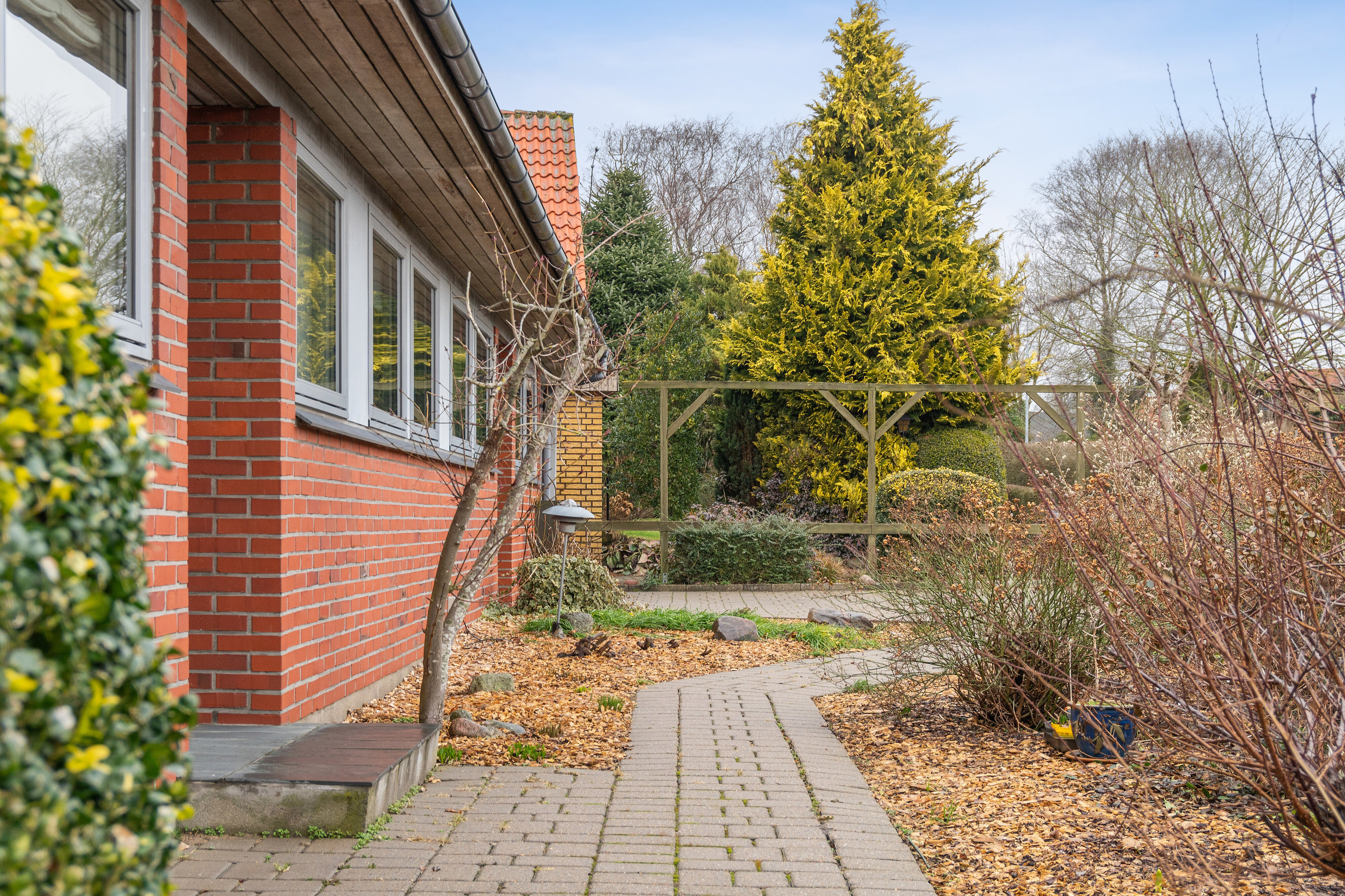 Fremhævet udendørs billede i fuldskærmstilstand. Billede af Mellemvej 3, Vantinge, 5750 Ringe