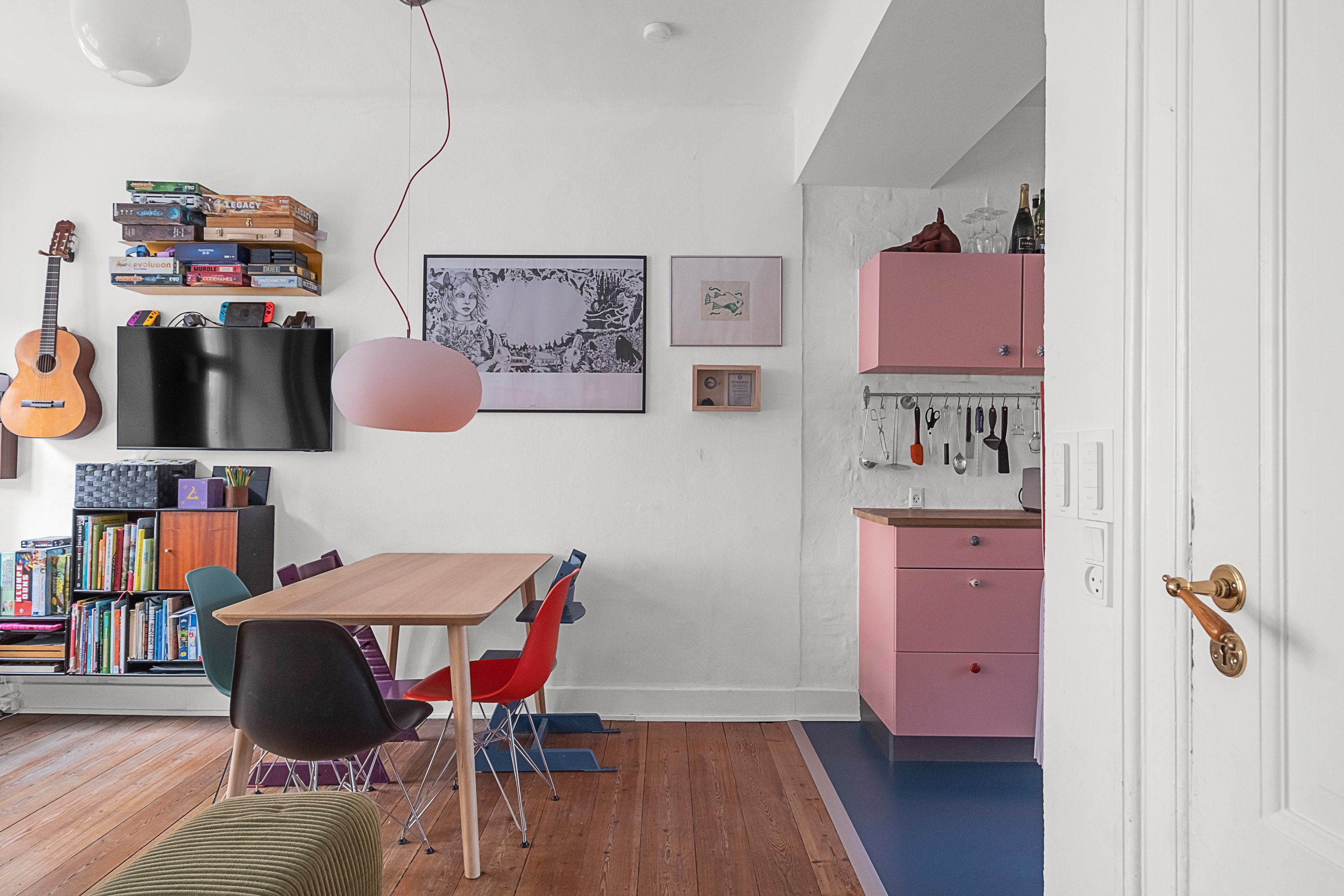 Fremhævet stue billede i fuldskærmstilstand. Billede af Odensegade 40, st.., 8000 Aarhus C