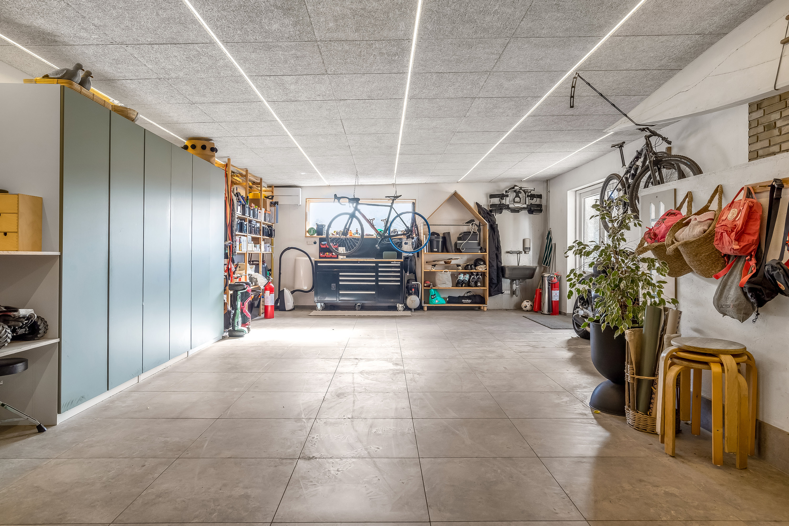 Fremhævet garage billede i fuldskærmstilstand. Billede af Lægårdvej 64, 7500 Holstebro
