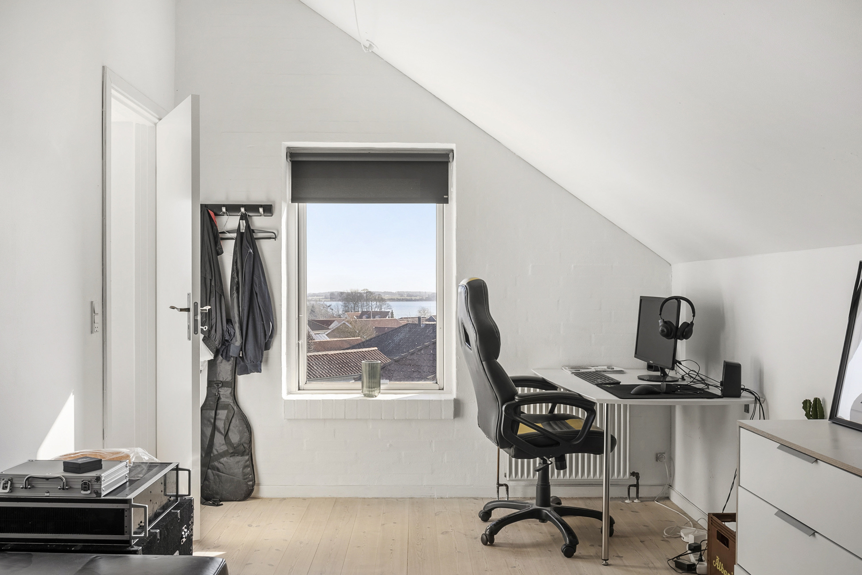 Fremhævet kontor billede i fuldskærmstilstand. Billede af Strandgårds Alle 138, 5300 Kerteminde