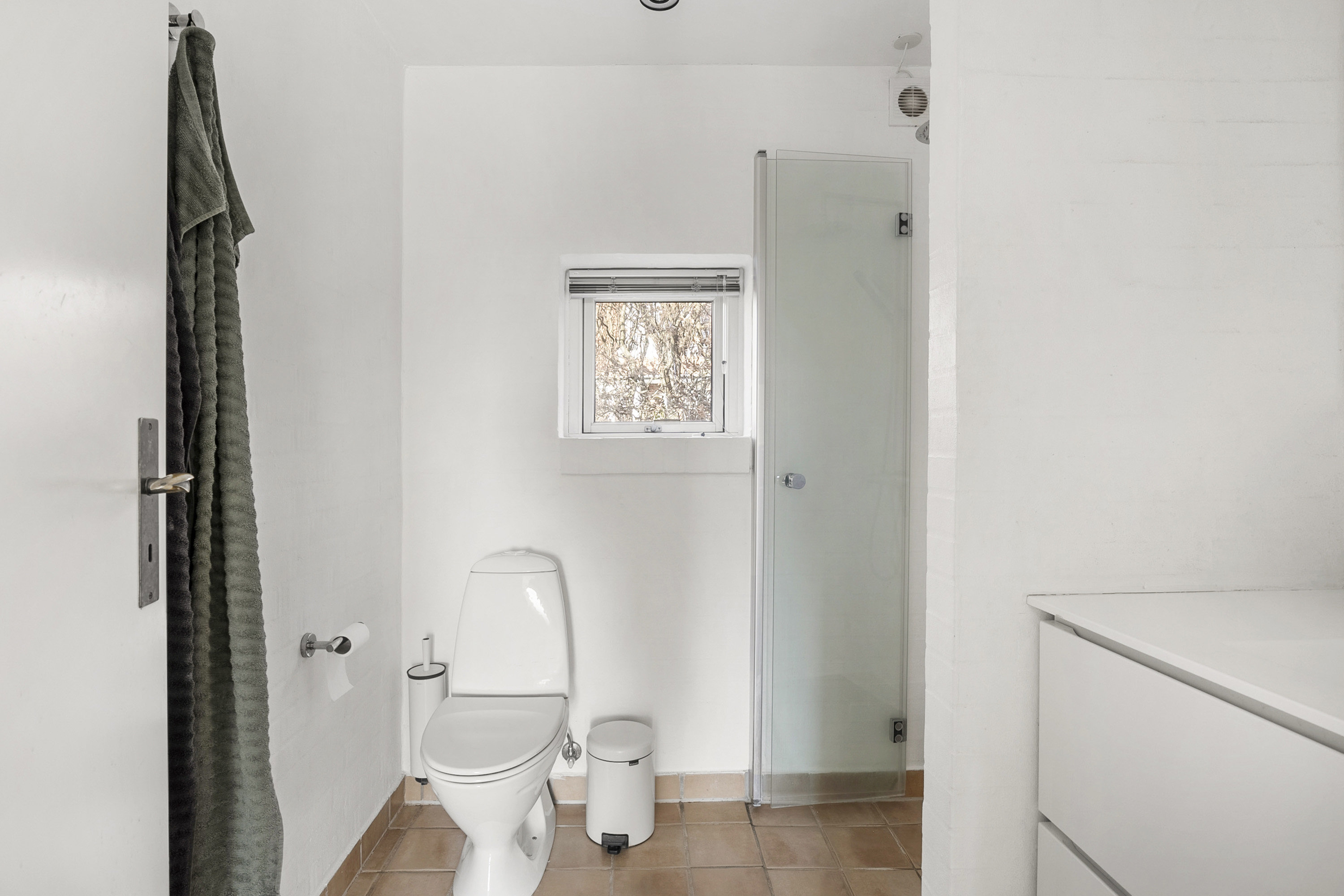 Fremhævet badeværelse billede i fuldskærmstilstand. Billede af Strandgårds Alle 138, 5300 Kerteminde