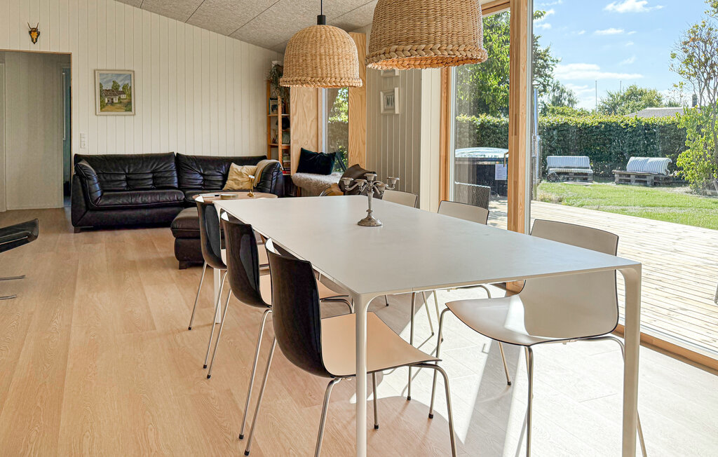 Fremhævet  billede i fuldskærmstilstand. Billede af Valmuevej 25, Følle Strand, 8410 Rønde