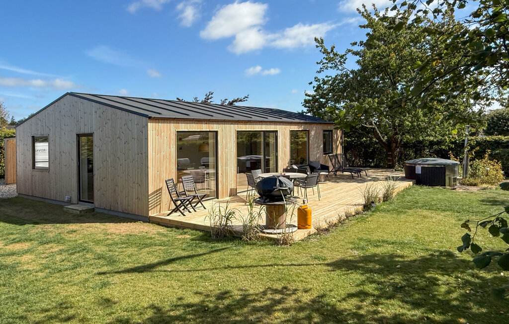 Fremhævet  billede i fuldskærmstilstand. Billede af Valmuevej 25, Følle Strand, 8410 Rønde