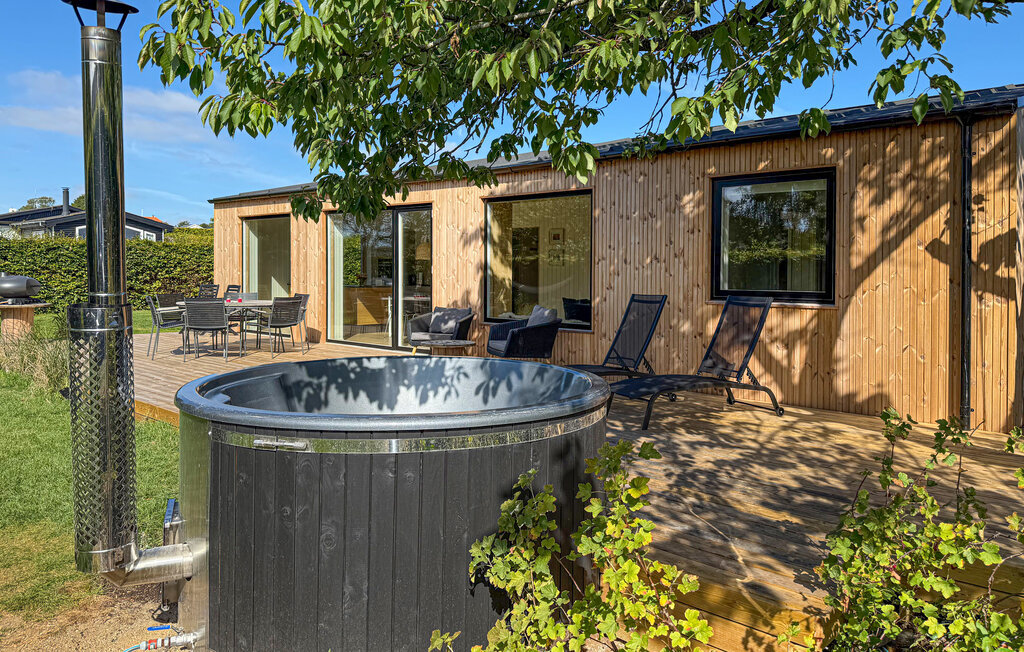 Fremhævet  billede i fuldskærmstilstand. Billede af Valmuevej 25, Følle Strand, 8410 Rønde