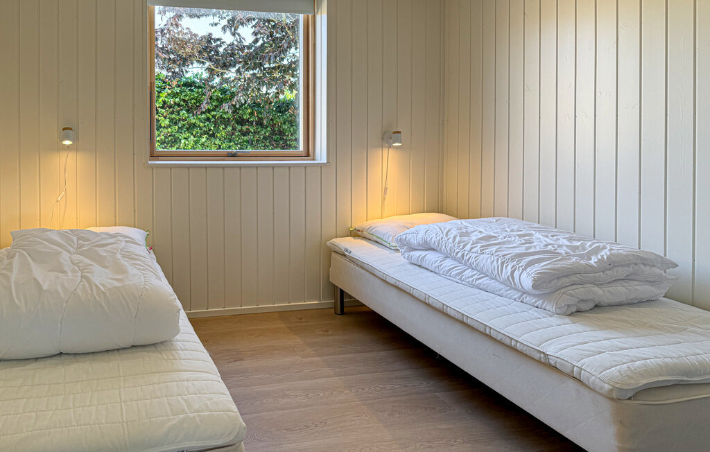 Fremhævet  billede i fuldskærmstilstand. Billede af Valmuevej 25, Følle Strand, 8410 Rønde