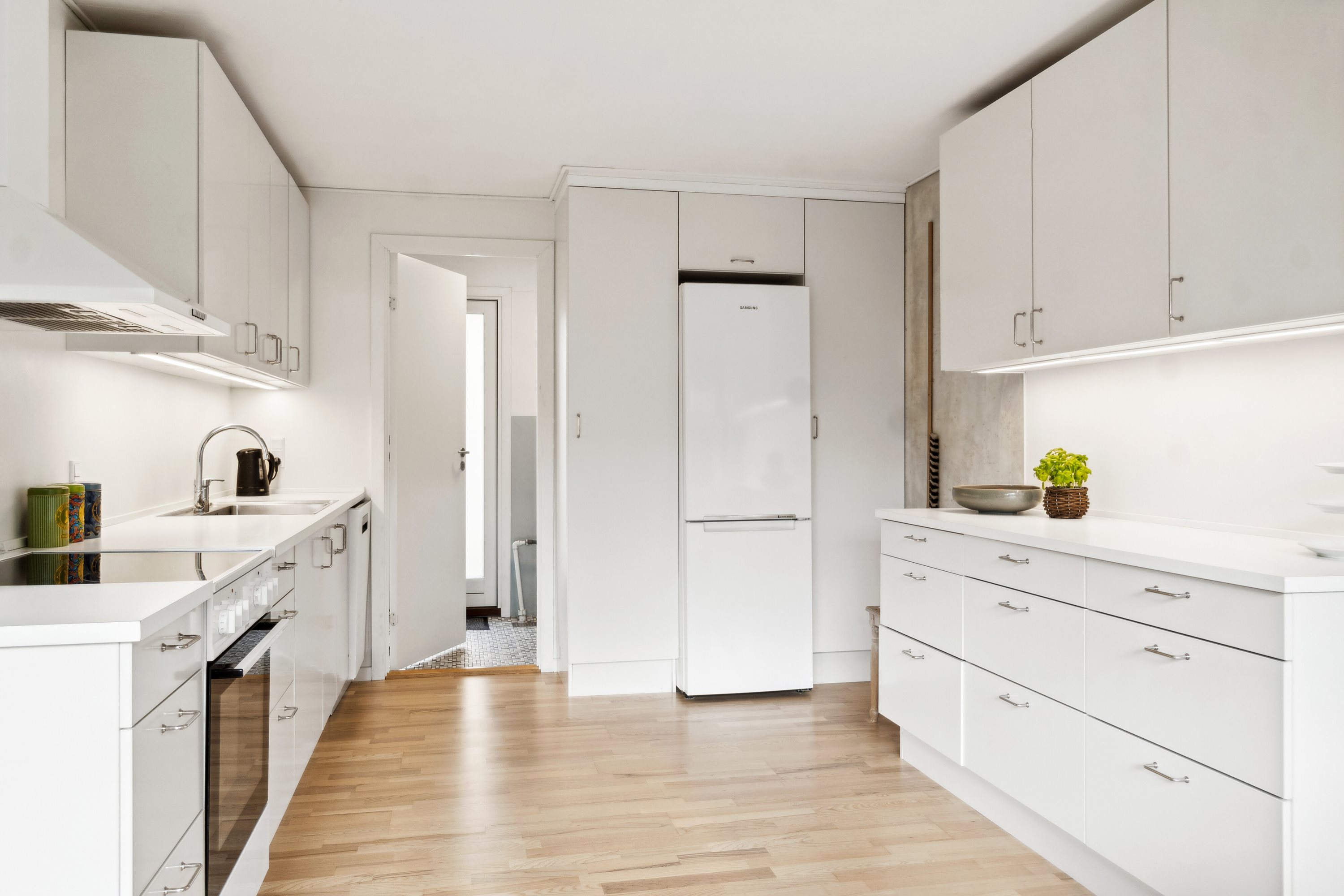 Fremhævet køkken billede i fuldskærmstilstand. Billede af Gl. Frederiksborgvej 80, Ny Hammersholt, 3400 Hillerød