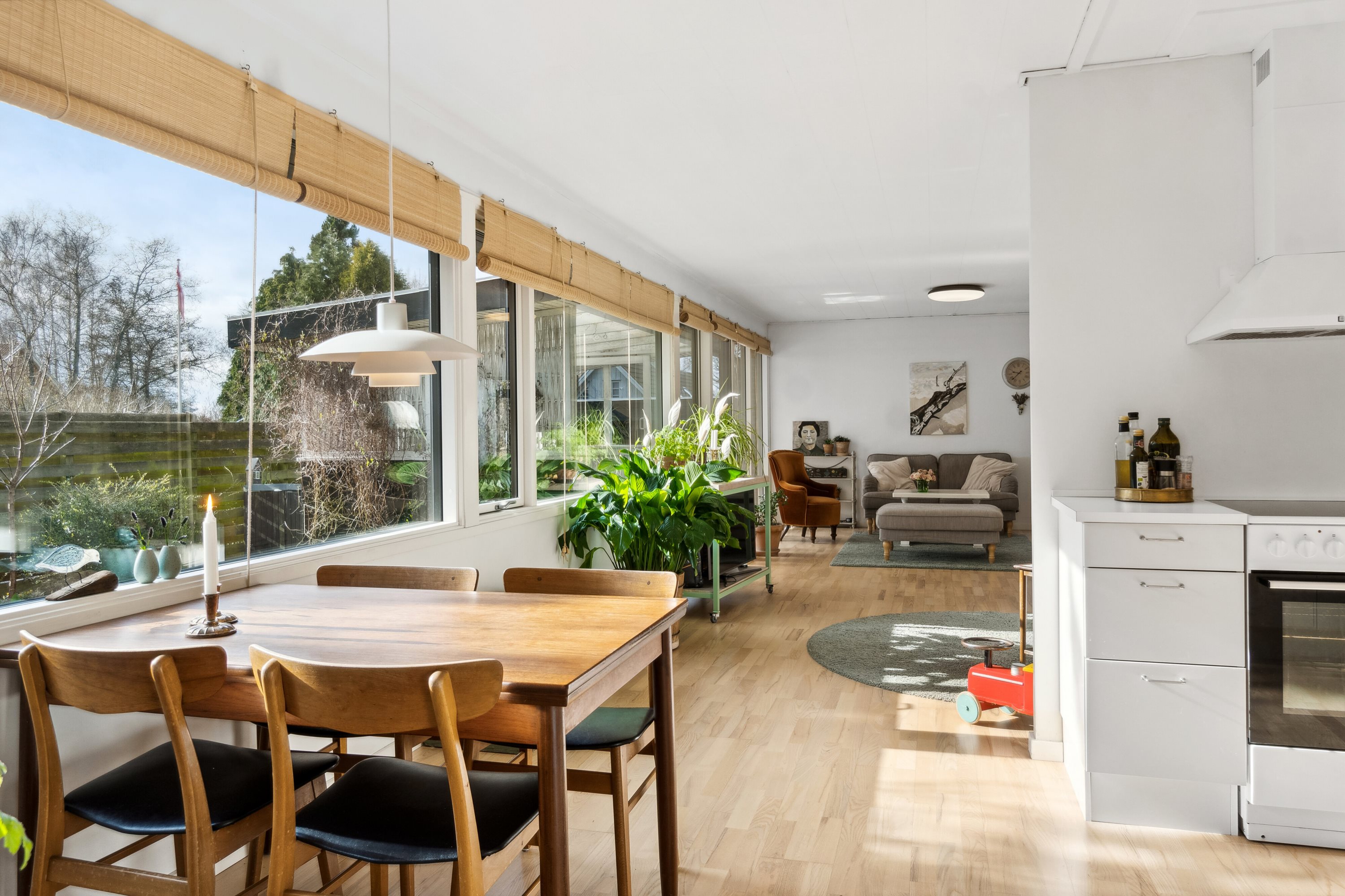 Fremhævet spisestue billede i fuldskærmstilstand. Billede af Gl. Frederiksborgvej 80, Ny Hammersholt, 3400 Hillerød