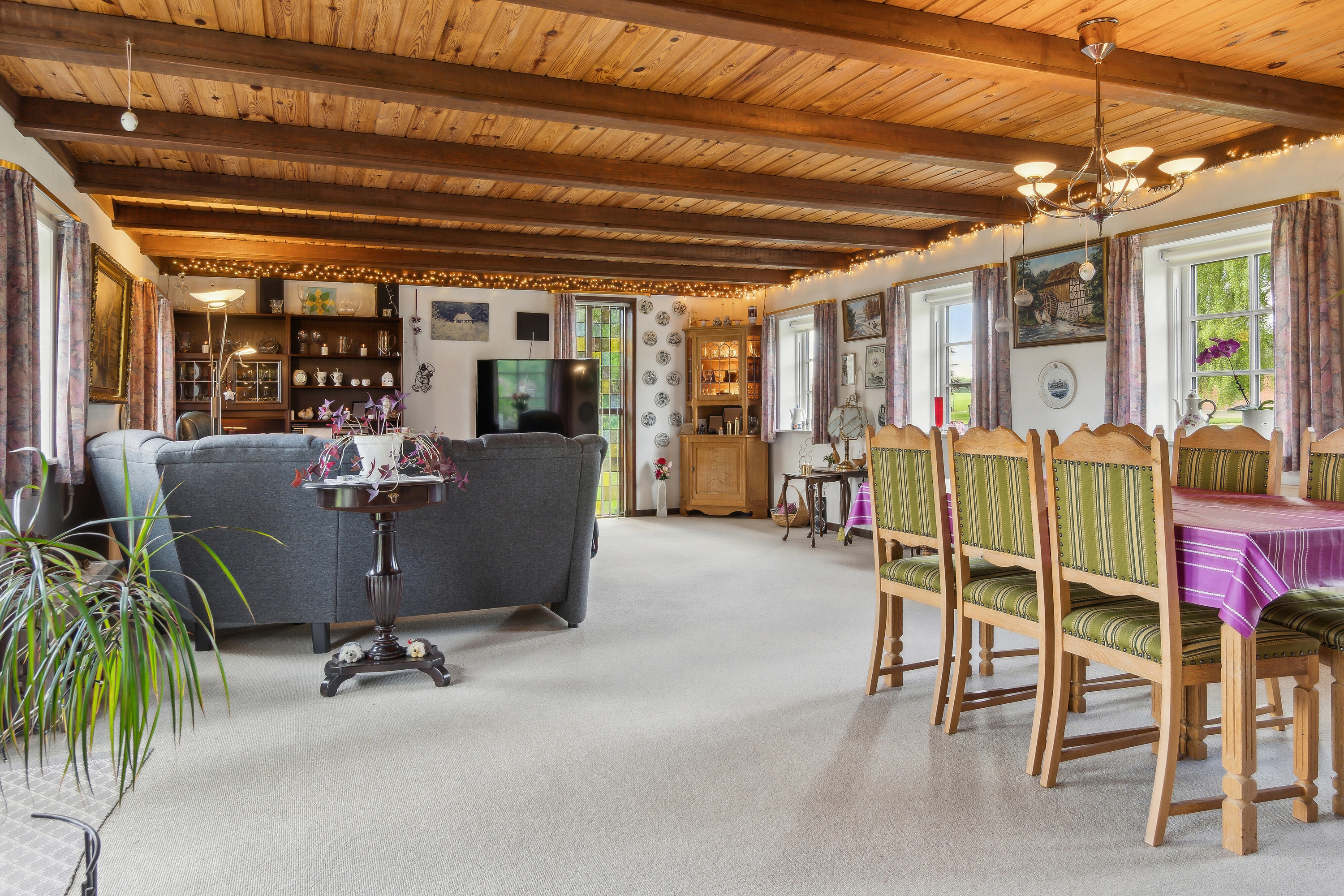 Fremhævet stue billede i fuldskærmstilstand. Billede af Præstemarken 16, Nr Onsild, 9500 Hobro