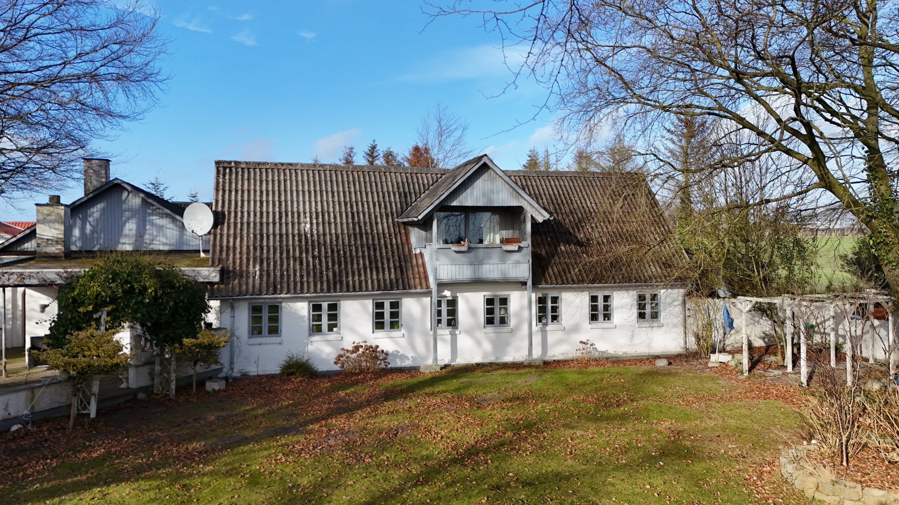 Fremhævet drone billede i fuldskærmstilstand. Billede af Karlbyvej 1, Karlby, 9500 Hobro