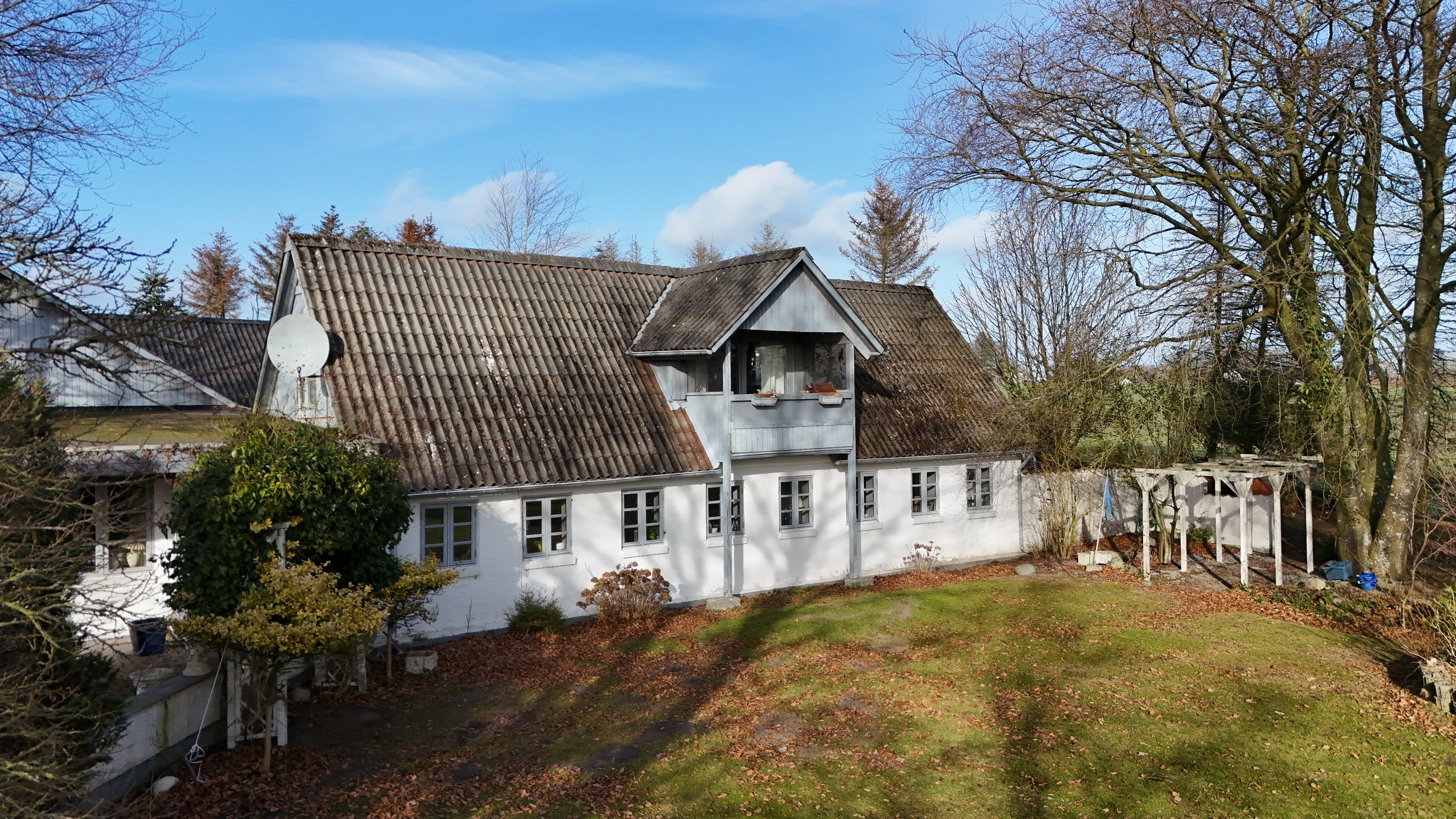 Fremhævet drone billede i fuldskærmstilstand. Billede af Karlbyvej 1, Karlby, 9500 Hobro