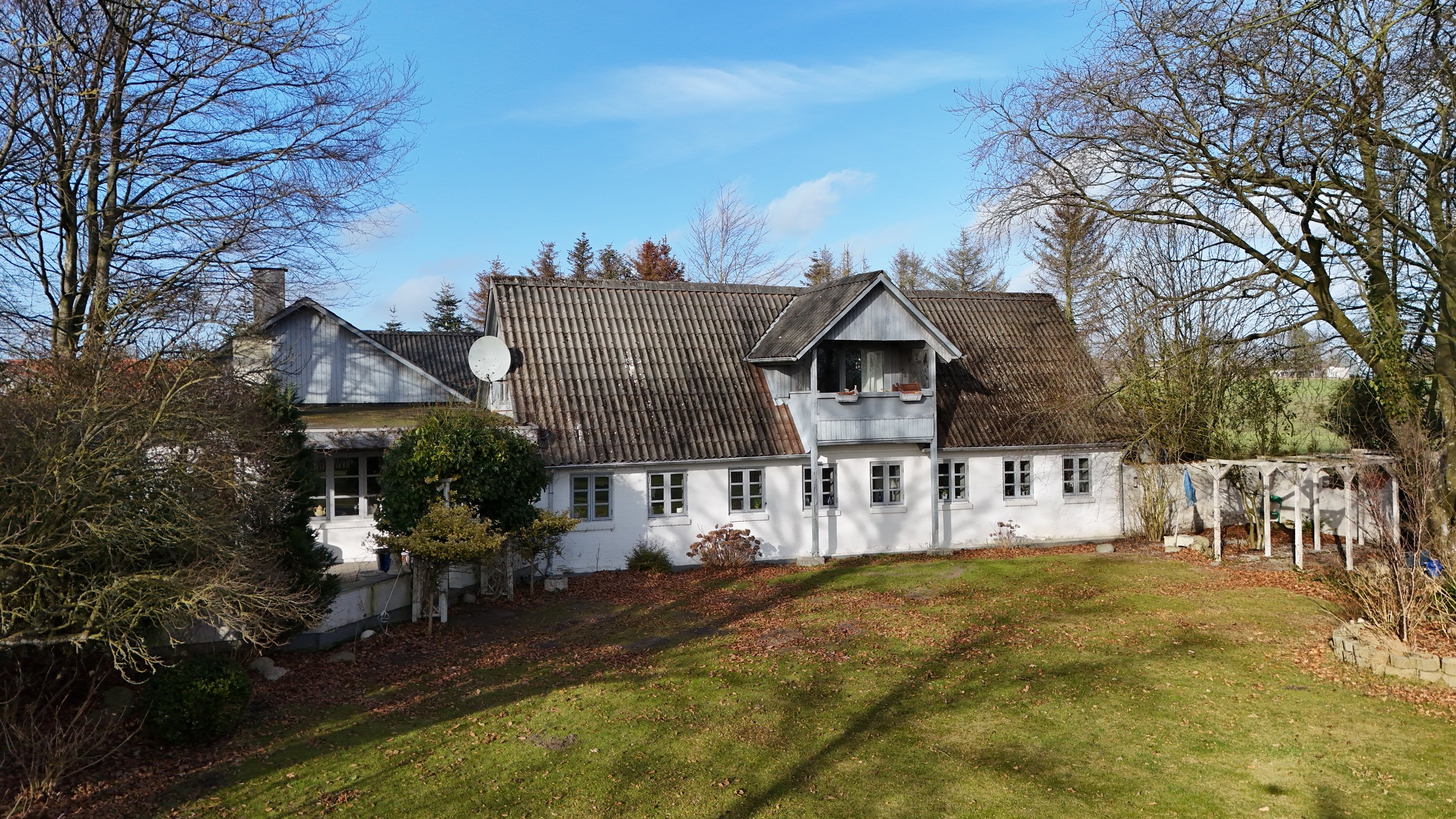 Fremhævet drone billede i fuldskærmstilstand. Billede af Karlbyvej 1, Karlby, 9500 Hobro