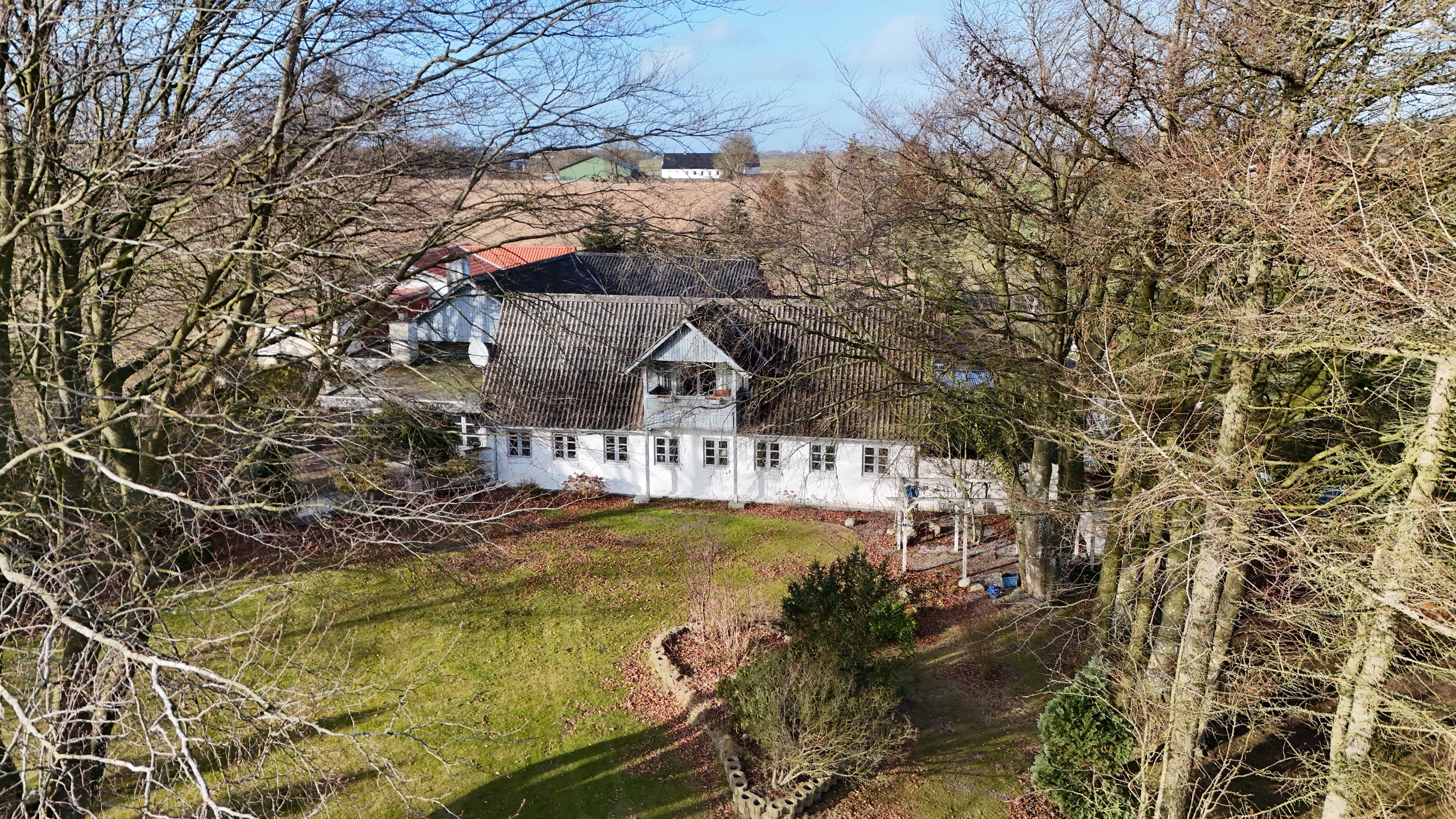 Fremhævet drone billede i fuldskærmstilstand. Billede af Karlbyvej 1, Karlby, 9500 Hobro