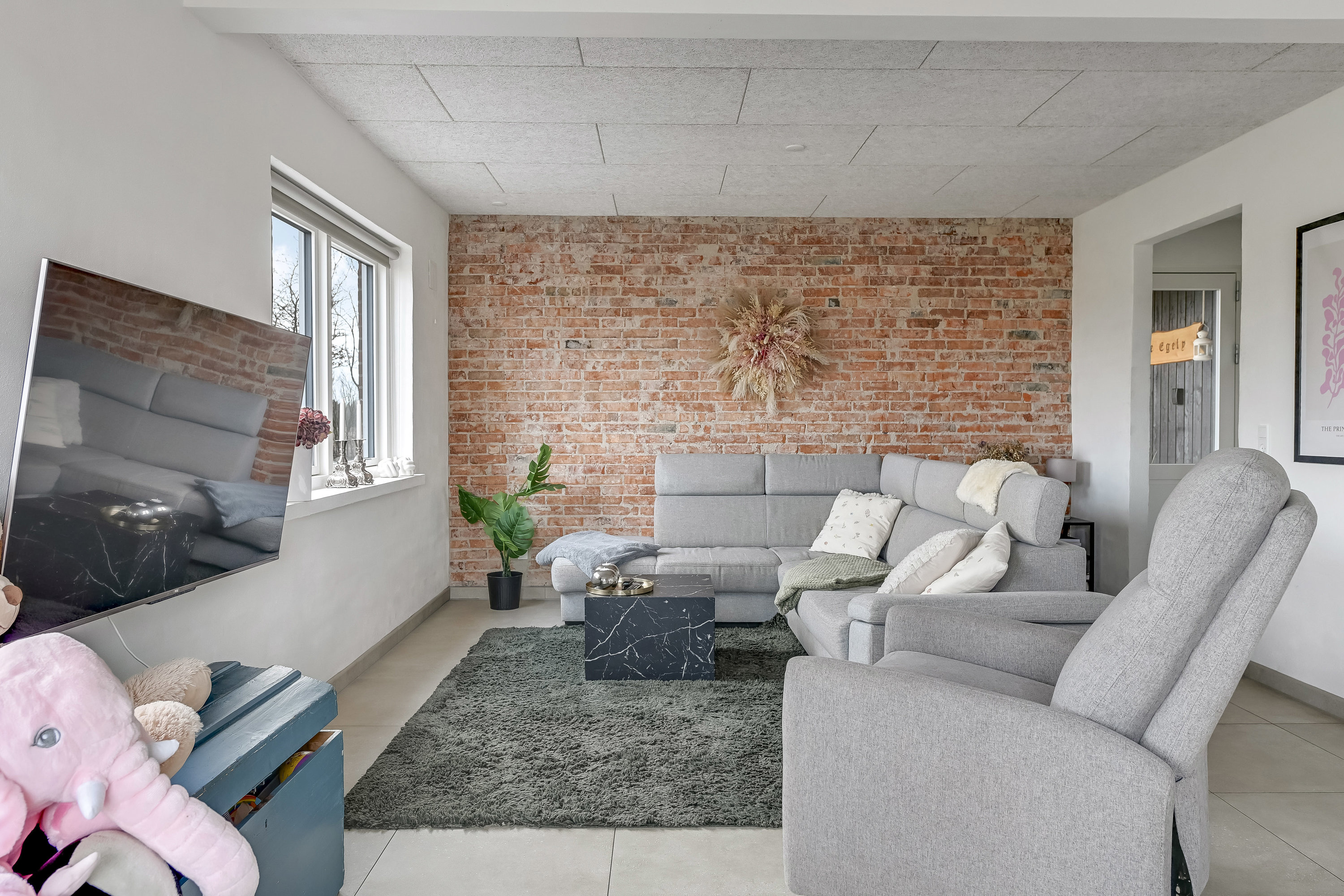 Fremhævet stue billede i fuldskærmstilstand. Billede af Ølgodvej 13, Jerrig, 7200 Grindsted