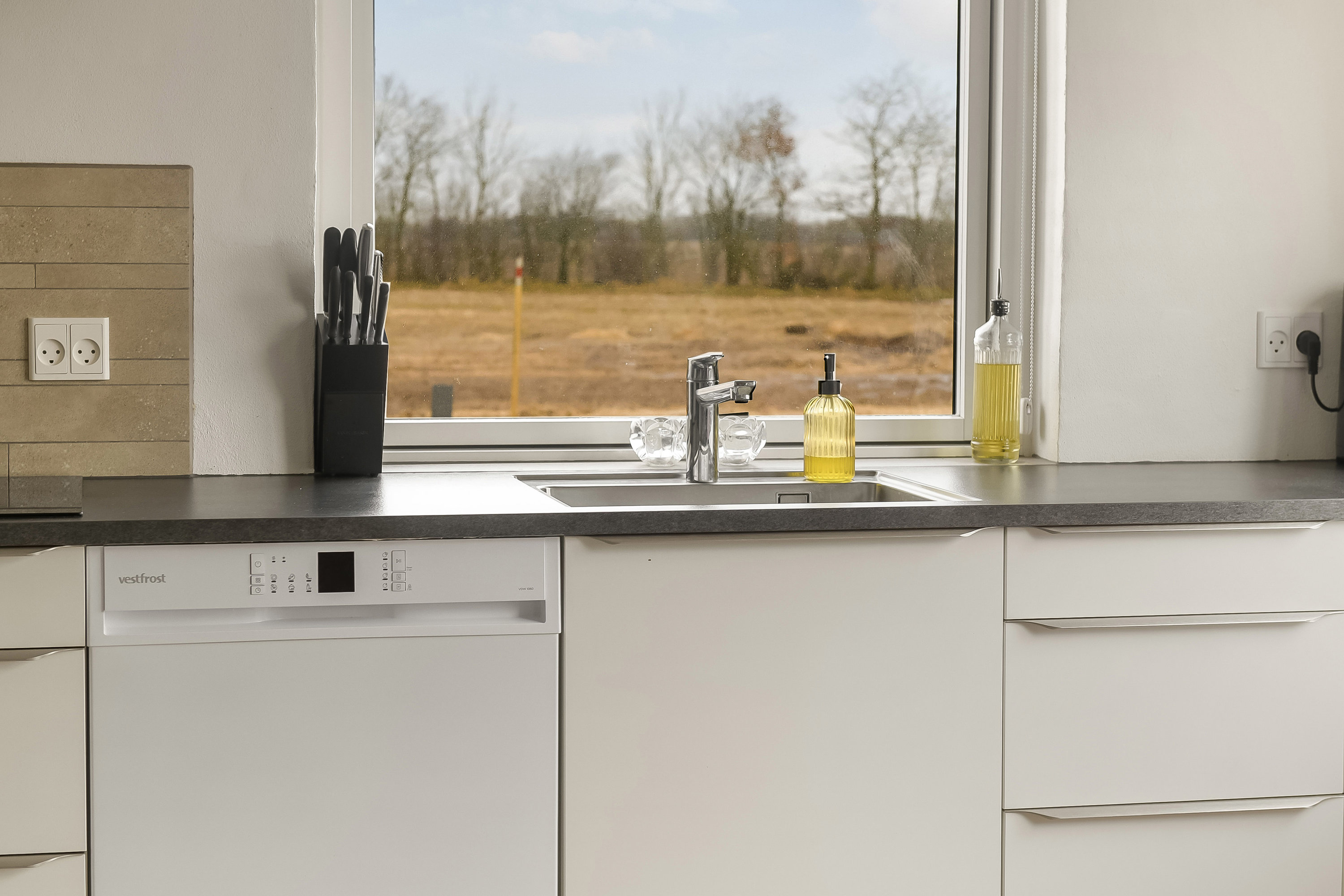 Fremhævet køkken billede i fuldskærmstilstand. Billede af Ølgodvej 13, Jerrig, 7200 Grindsted