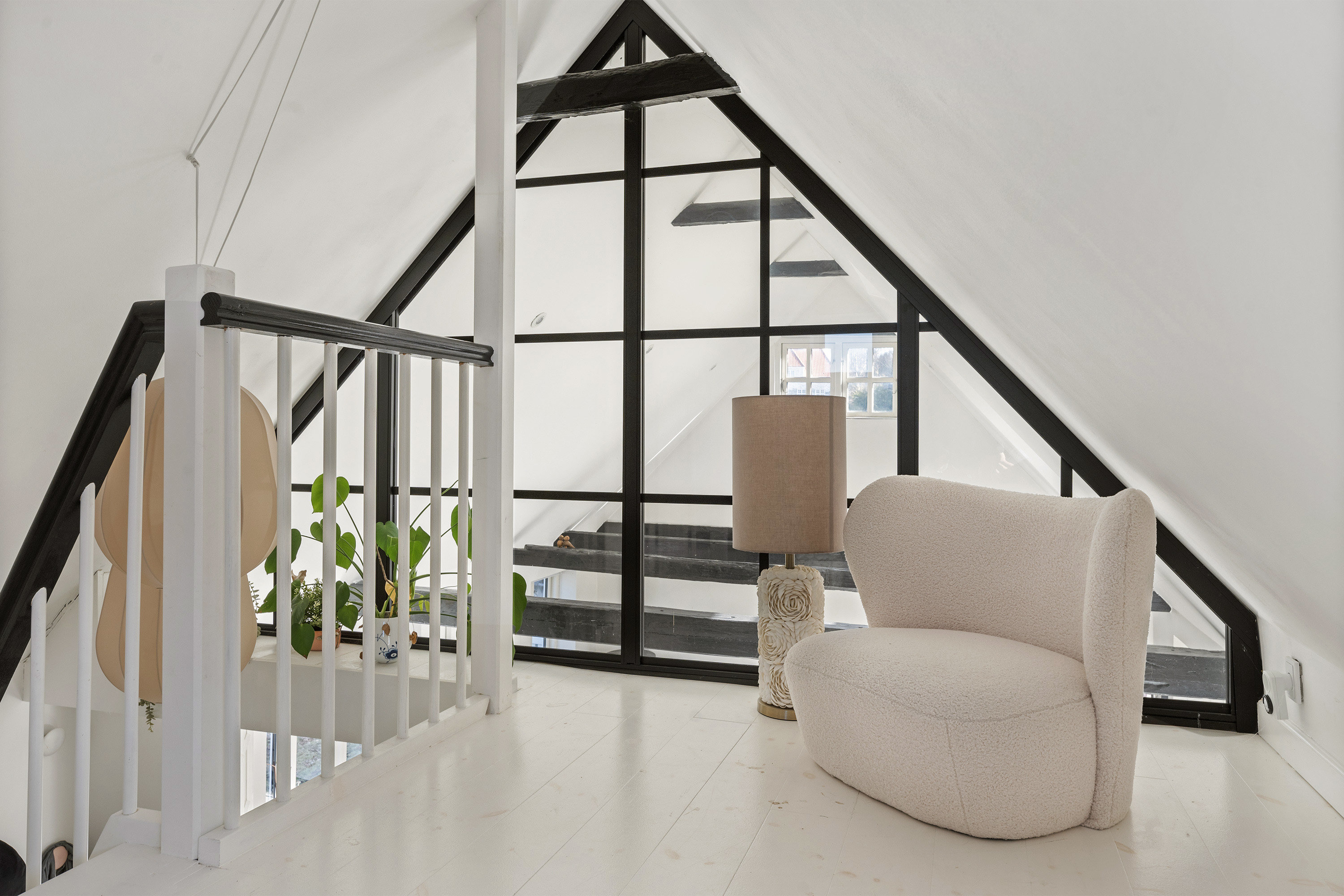 Fremhævet stue billede i fuldskærmstilstand. Billede af Kohavevej 13, Trørød, 2950 Vedbæk