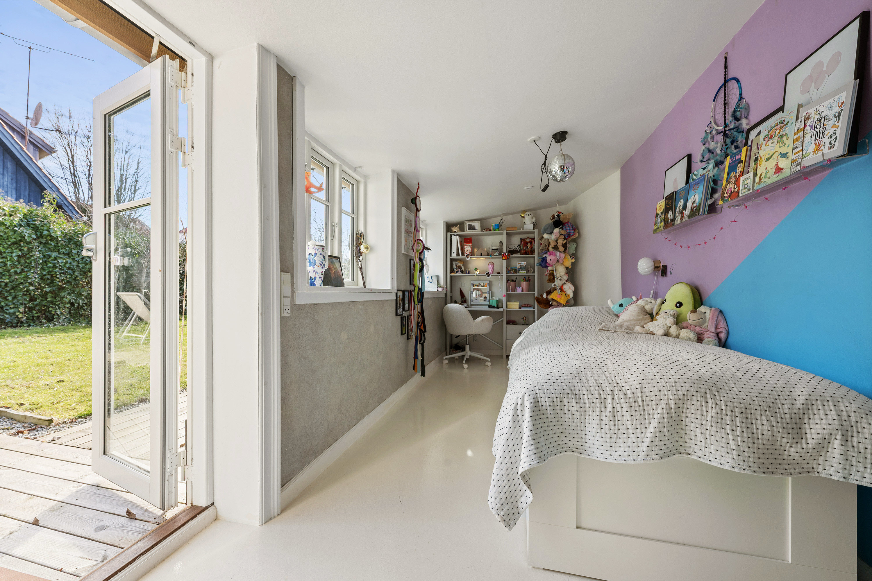 Fremhævet soveværelse billede i fuldskærmstilstand. Billede af Kohavevej 13, Trørød, 2950 Vedbæk