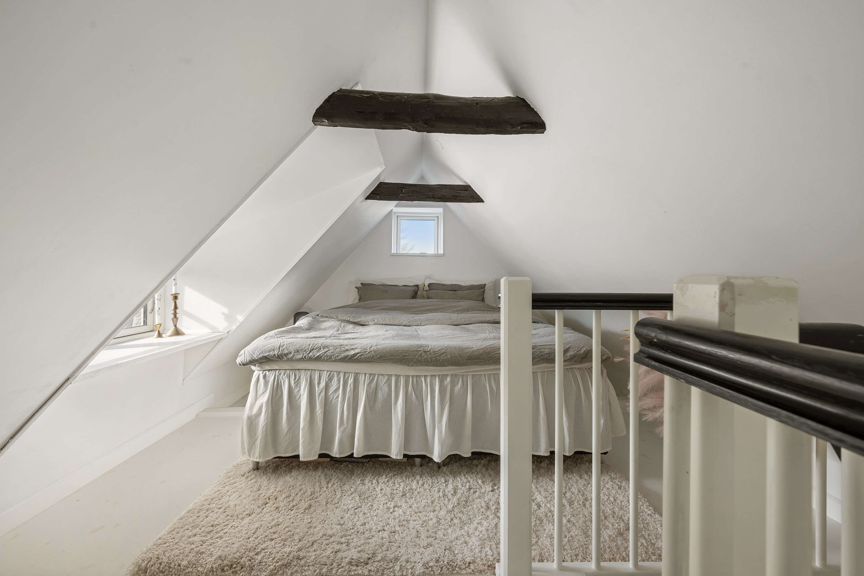 Fremhævet soveværelse billede i fuldskærmstilstand. Billede af Kohavevej 13, Trørød, 2950 Vedbæk