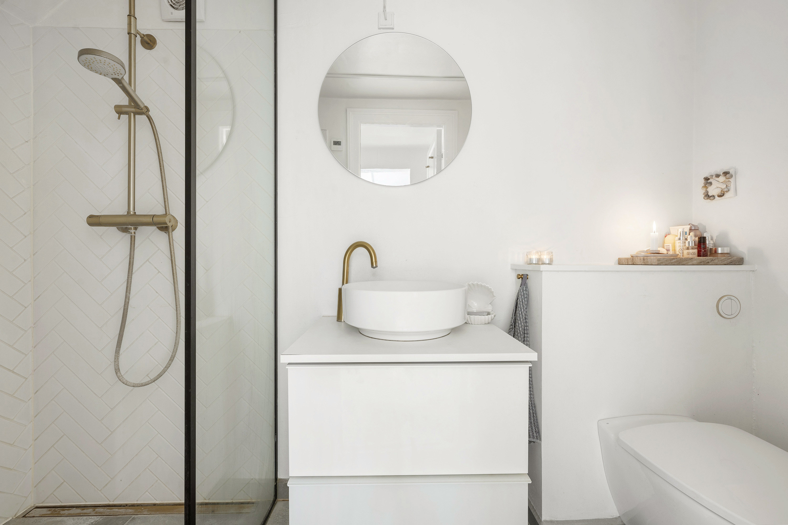 Fremhævet badeværelse billede i fuldskærmstilstand. Billede af Kohavevej 13, Trørød, 2950 Vedbæk