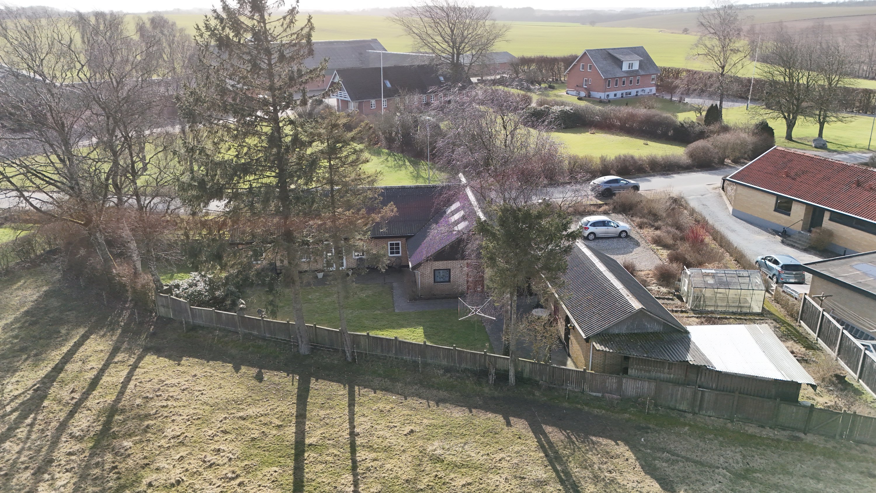 Fremhævet drone billede i fuldskærmstilstand. Billede af Præstemarken 16, Nr Onsild, 9500 Hobro