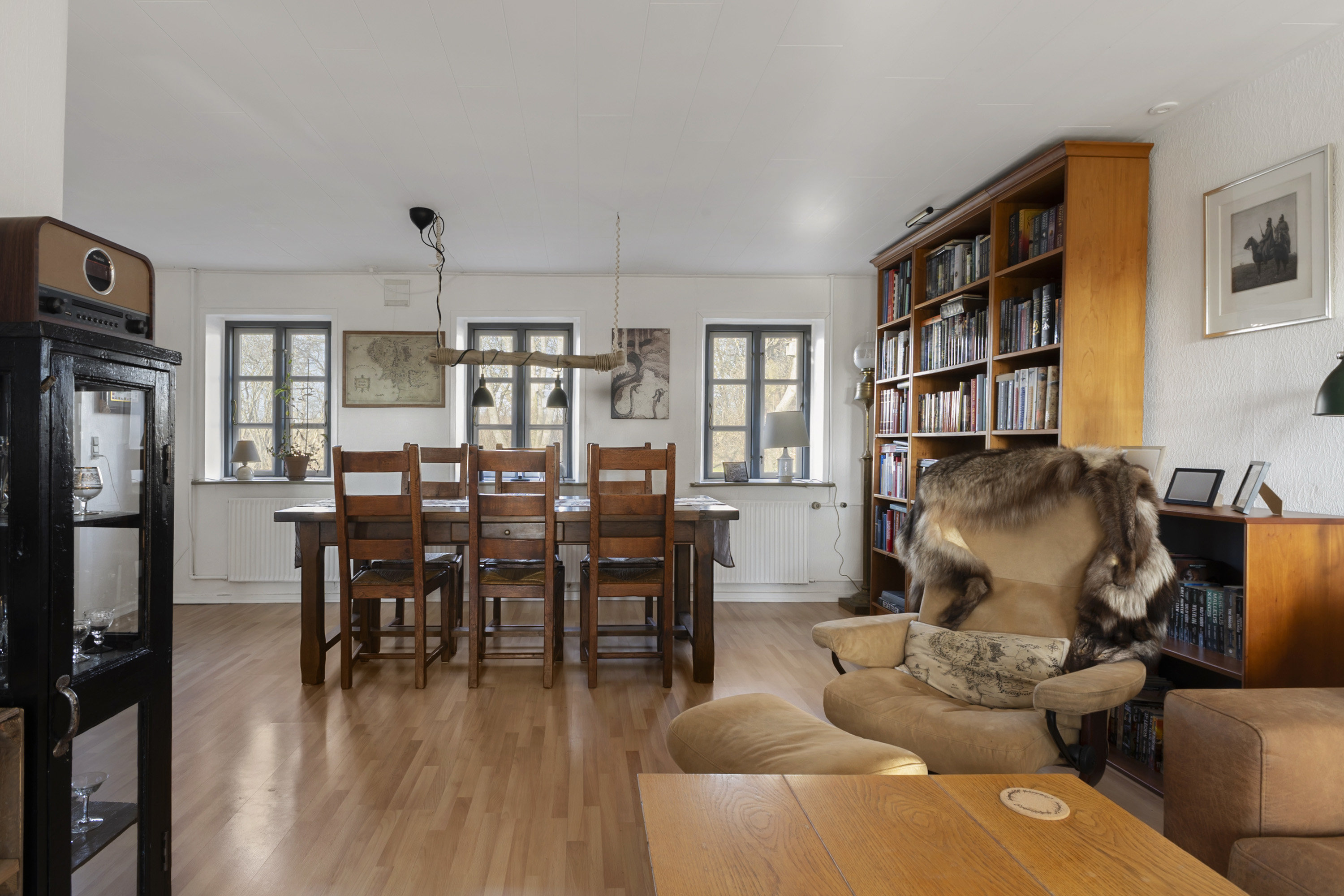 Fremhævet stue billede i fuldskærmstilstand. Billede af Holtvej 2, Vester Lindet, 6510 Gram