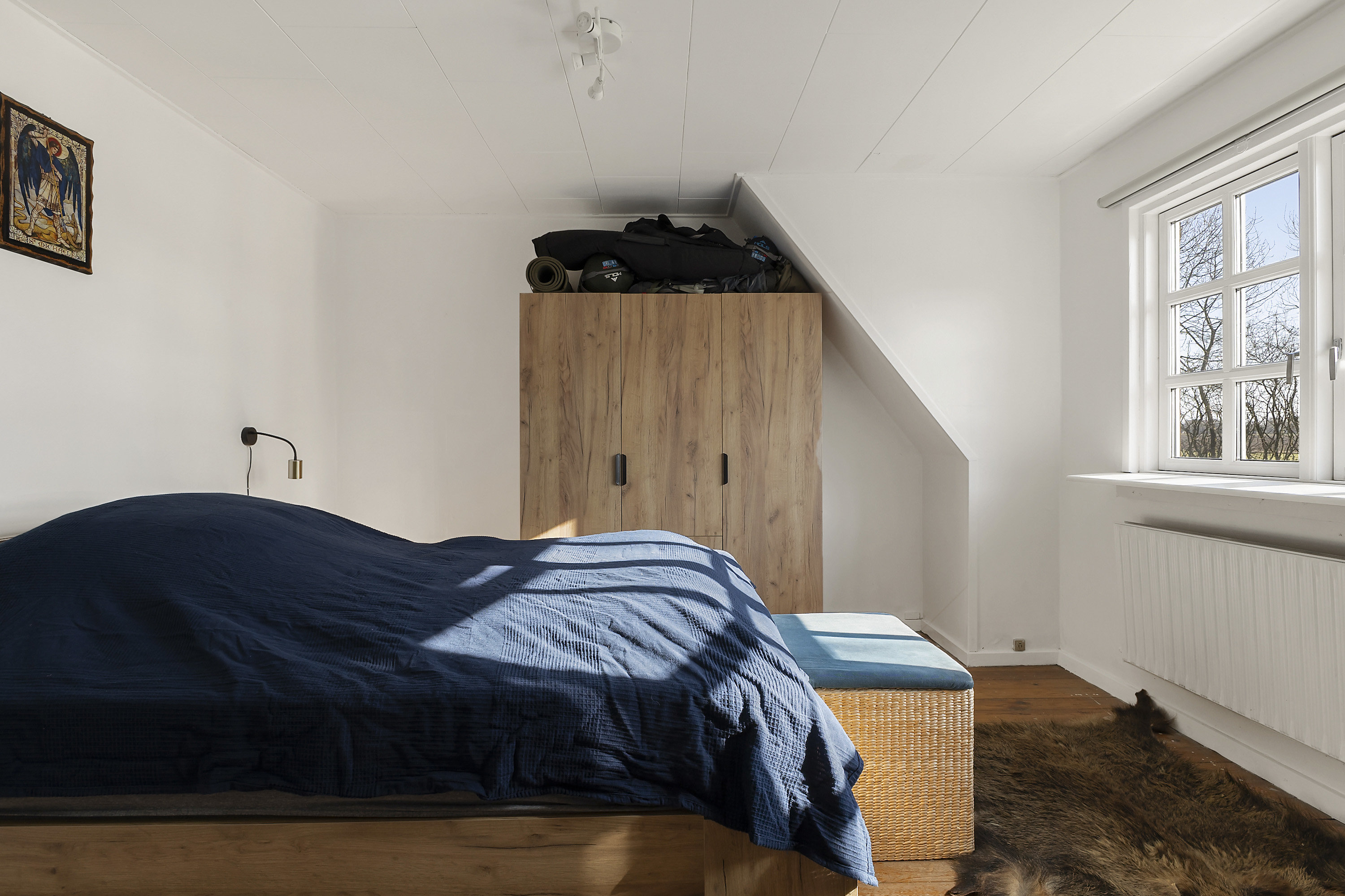 Fremhævet soveværelse billede i fuldskærmstilstand. Billede af Holtvej 2, Vester Lindet, 6510 Gram