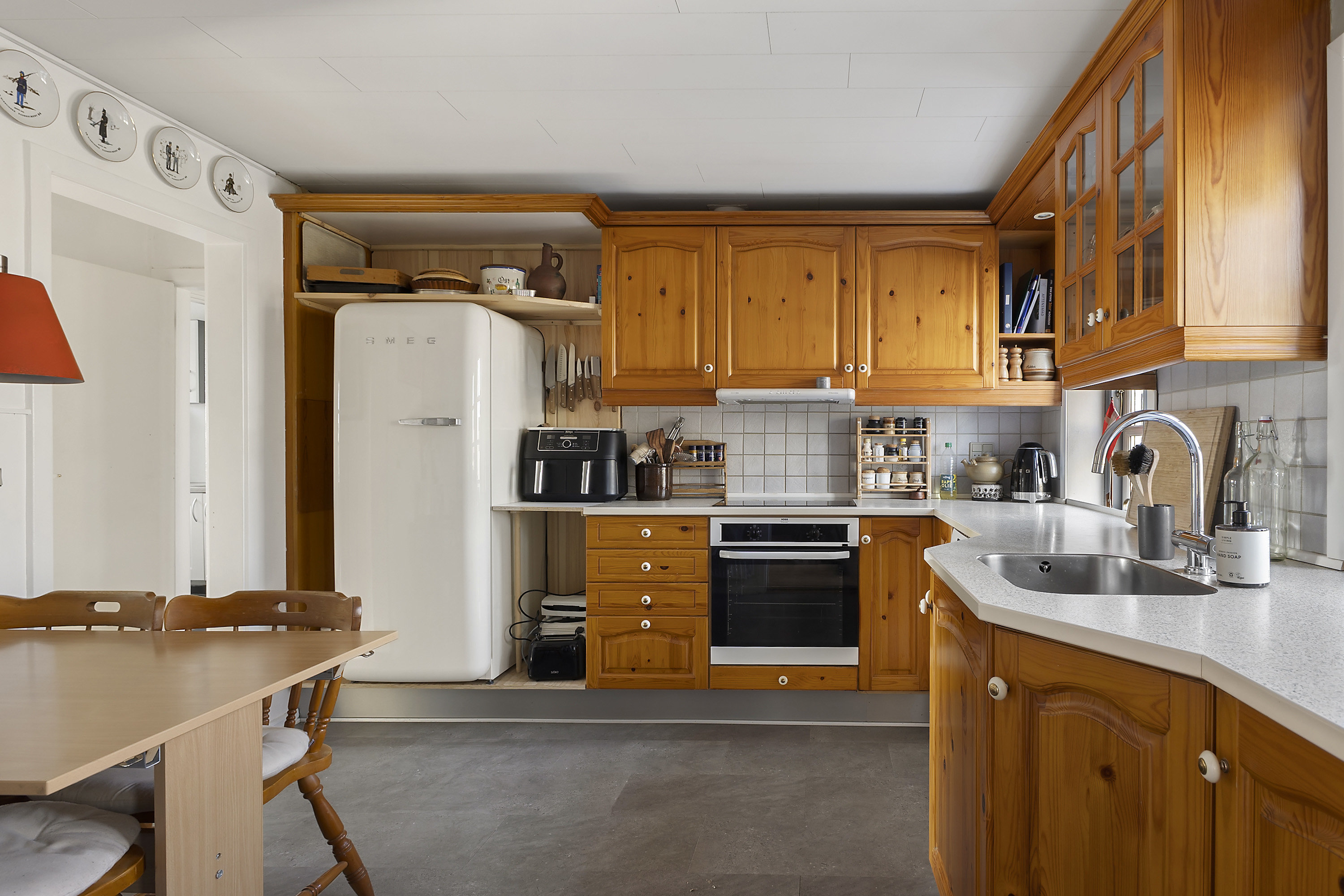 Fremhævet køkken billede i fuldskærmstilstand. Billede af Holtvej 2, Vester Lindet, 6510 Gram