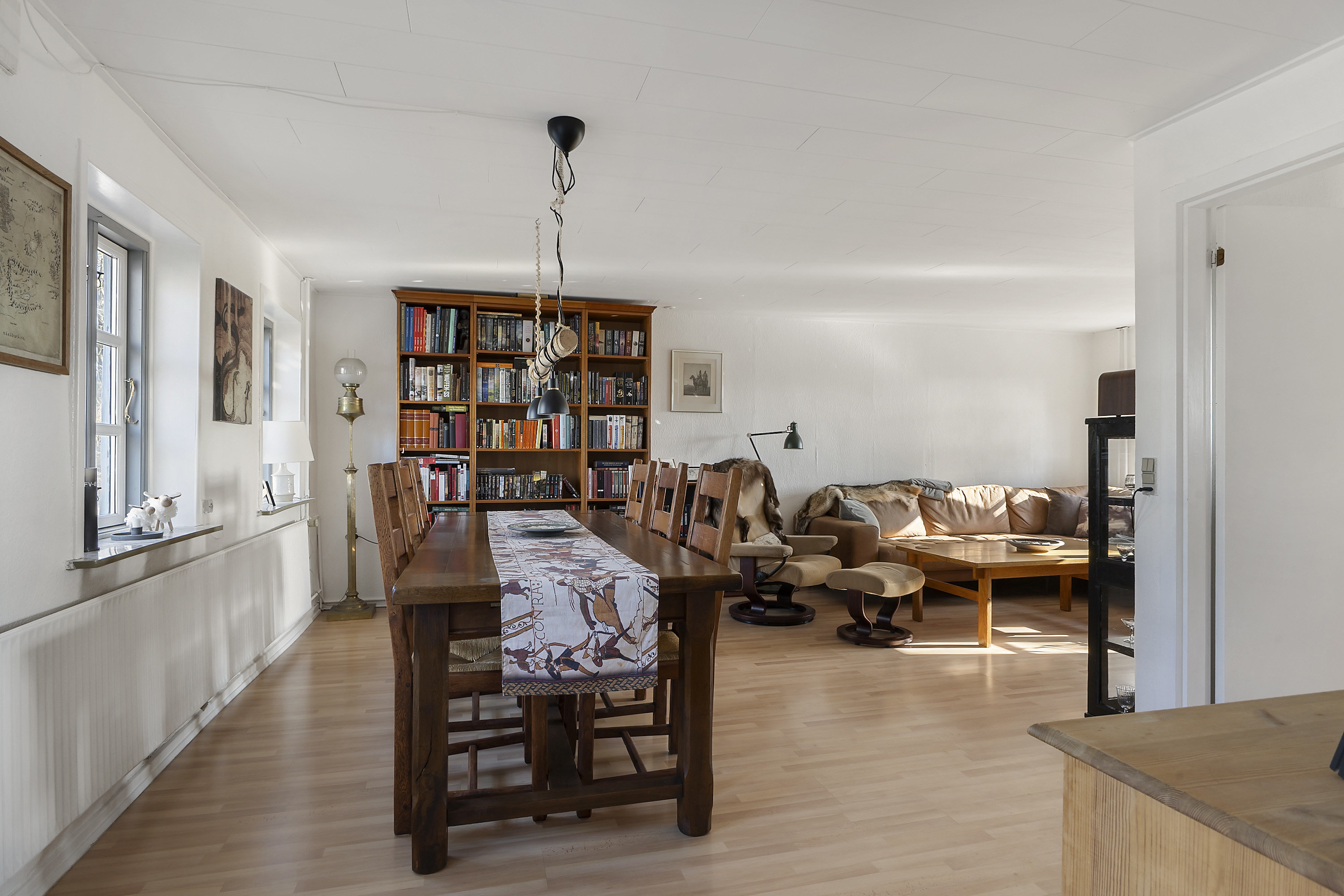 Fremhævet spisestue billede i fuldskærmstilstand. Billede af Holtvej 2, Vester Lindet, 6510 Gram