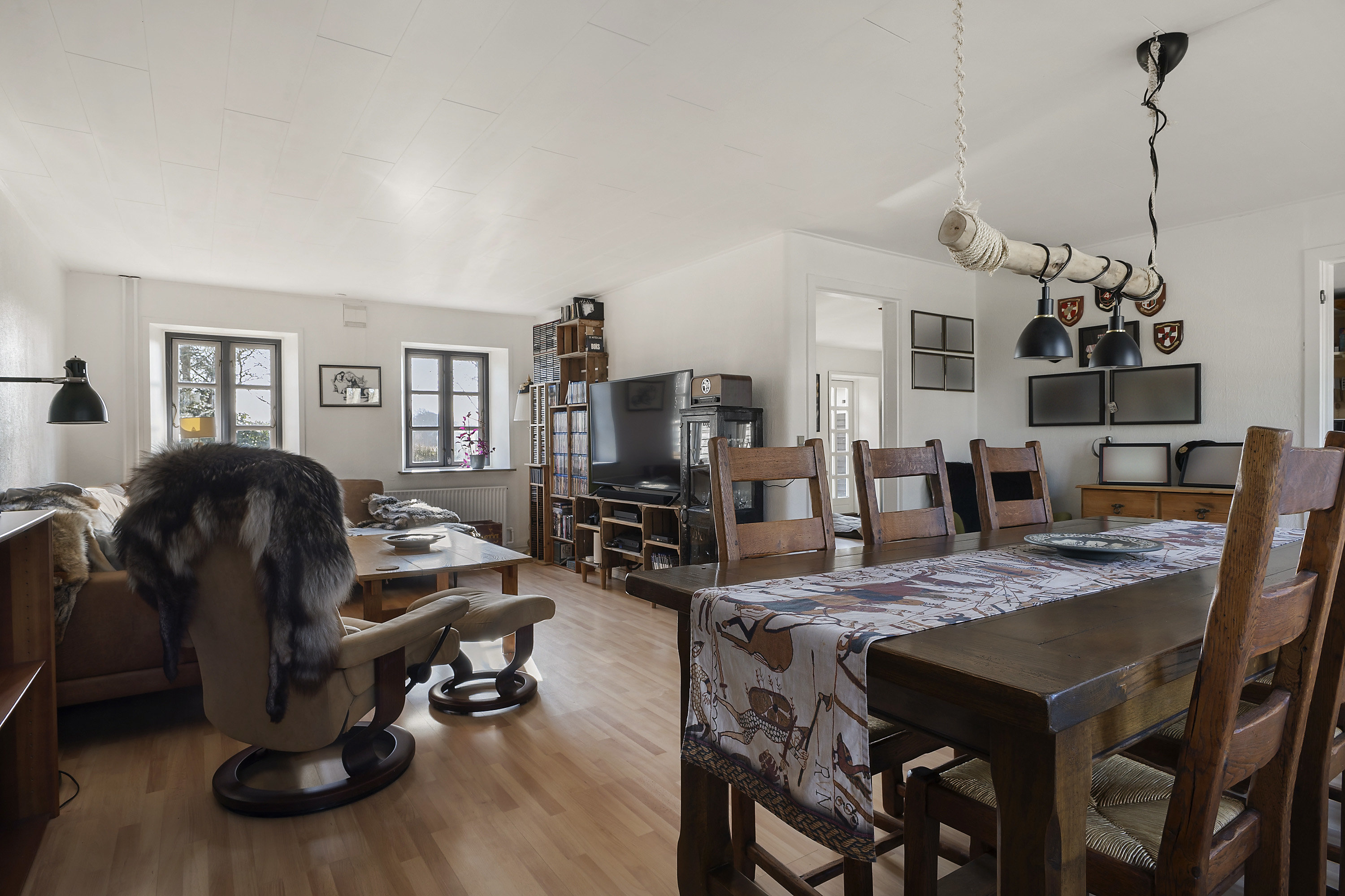 Fremhævet spisestue billede i fuldskærmstilstand. Billede af Holtvej 2, Vester Lindet, 6510 Gram