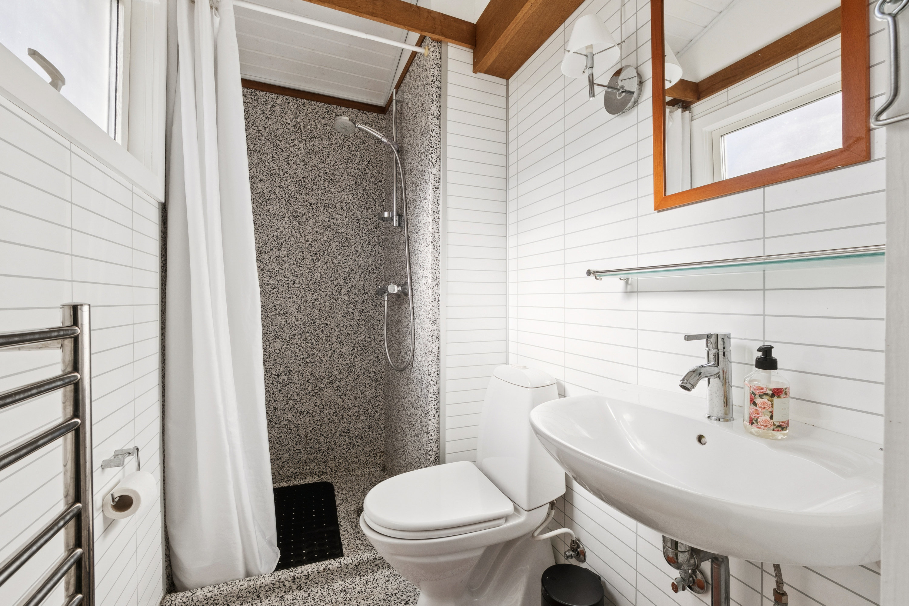 Fremhævet badeværelse billede i fuldskærmstilstand. Billede af Bjørnshøjevej 4, Vile, 7870 Roslev