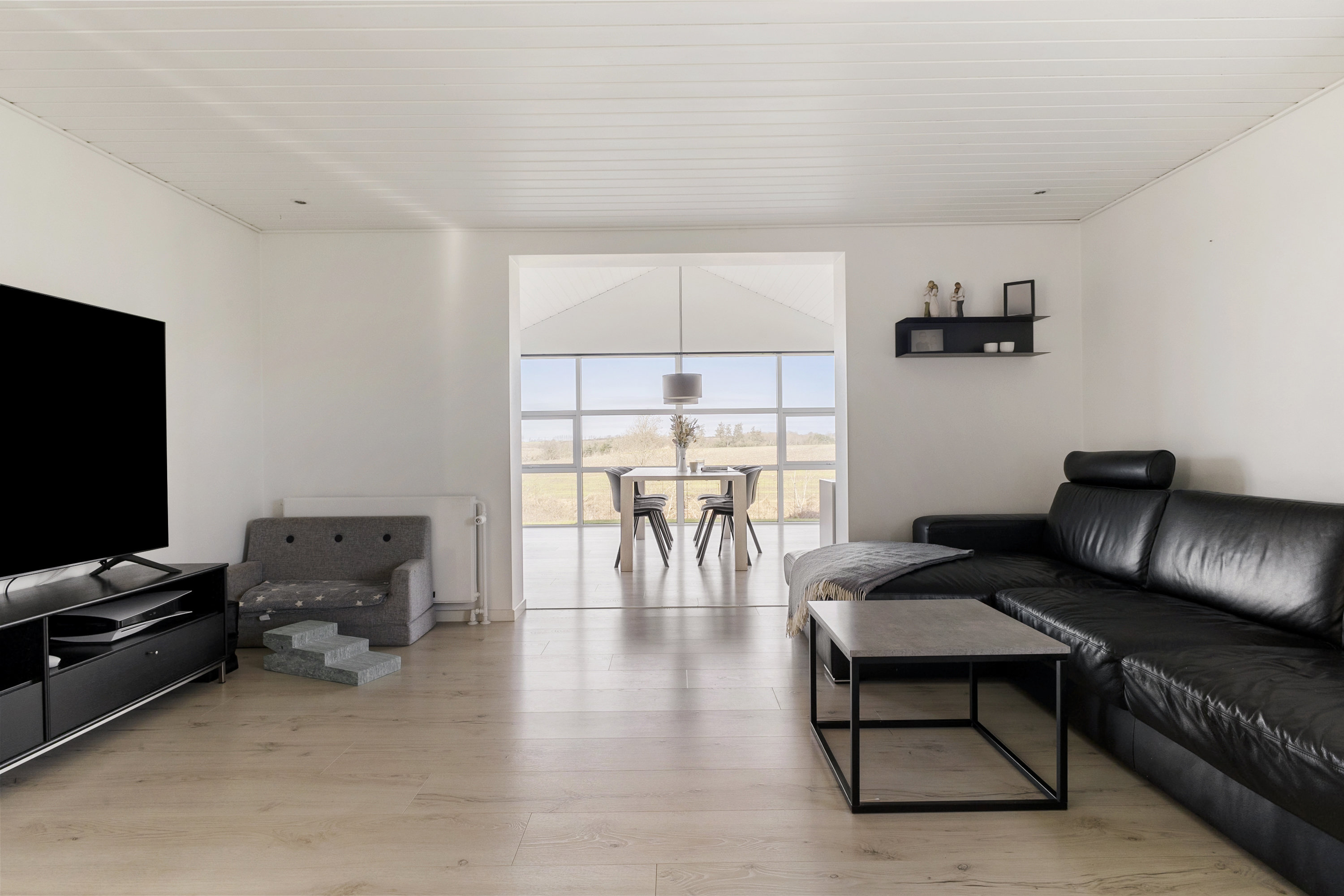 Fremhævet stue billede i fuldskærmstilstand. Billede af Kærvej 10, 6560 Sommersted