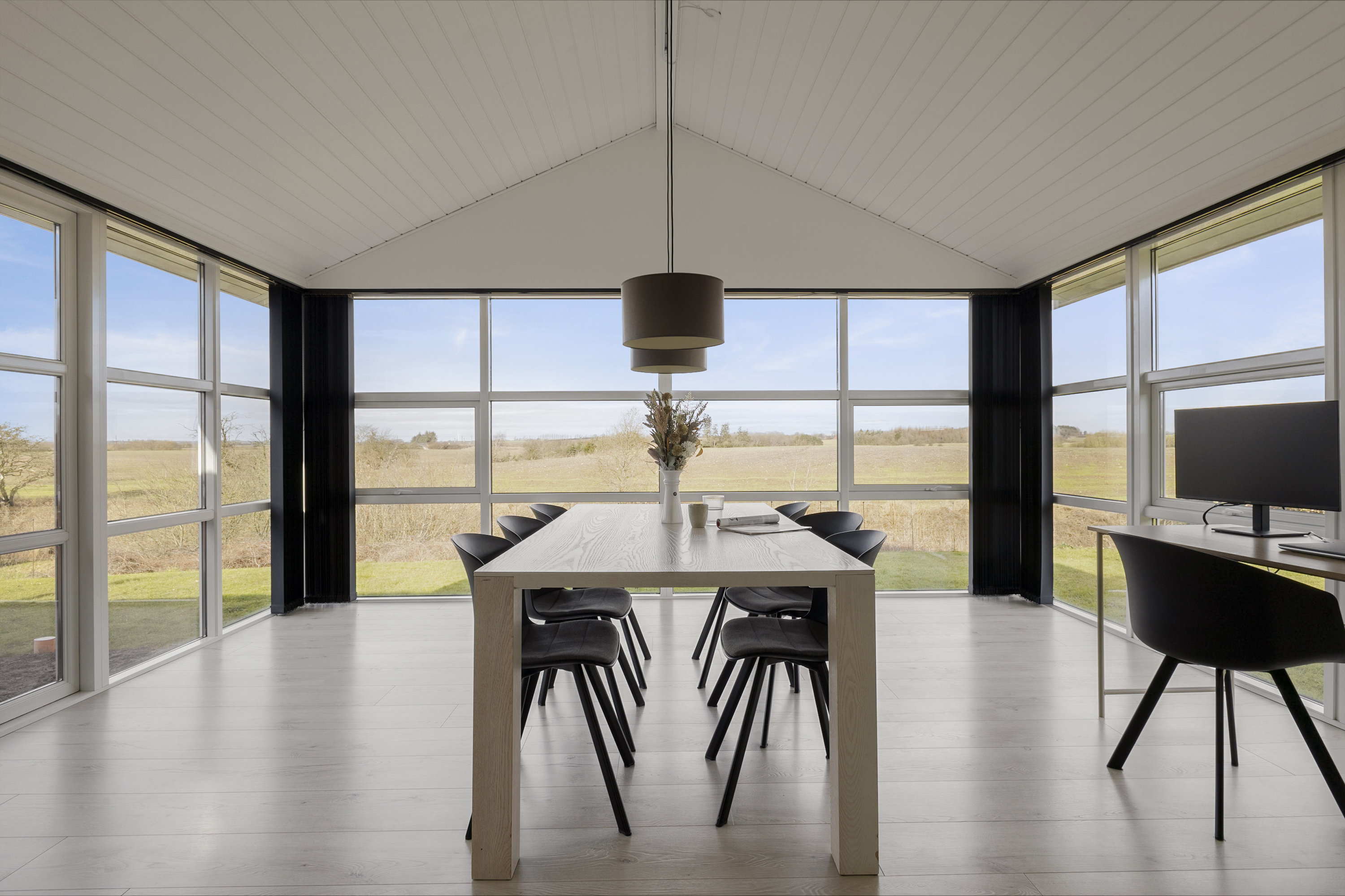 Fremhævet spisestue billede i fuldskærmstilstand. Billede af Kærvej 10, 6560 Sommersted