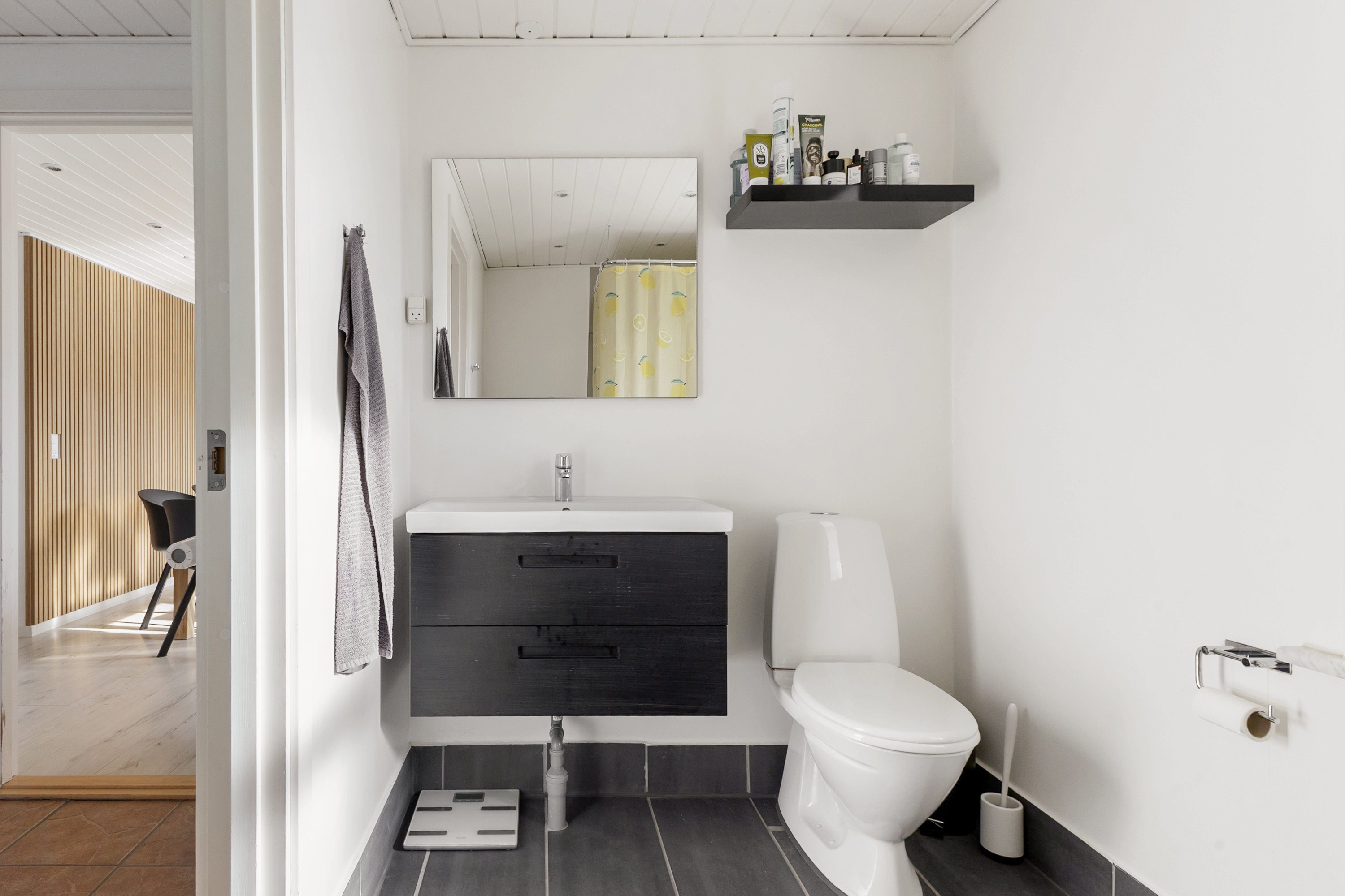 Fremhævet badeværelse billede i fuldskærmstilstand. Billede af Kærvej 10, 6560 Sommersted