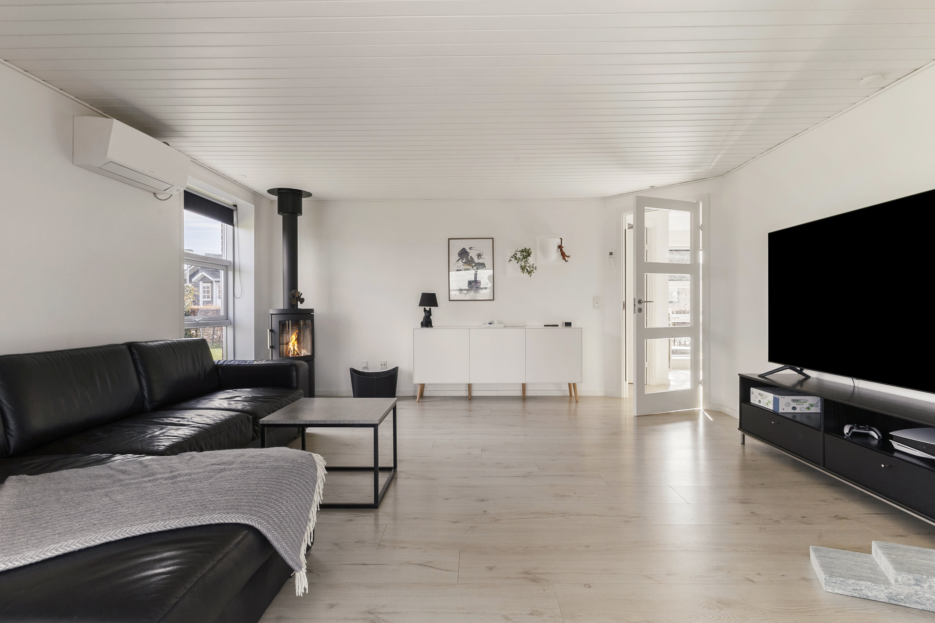 Fremhævet stue billede i fuldskærmstilstand. Billede af Kærvej 10, 6560 Sommersted