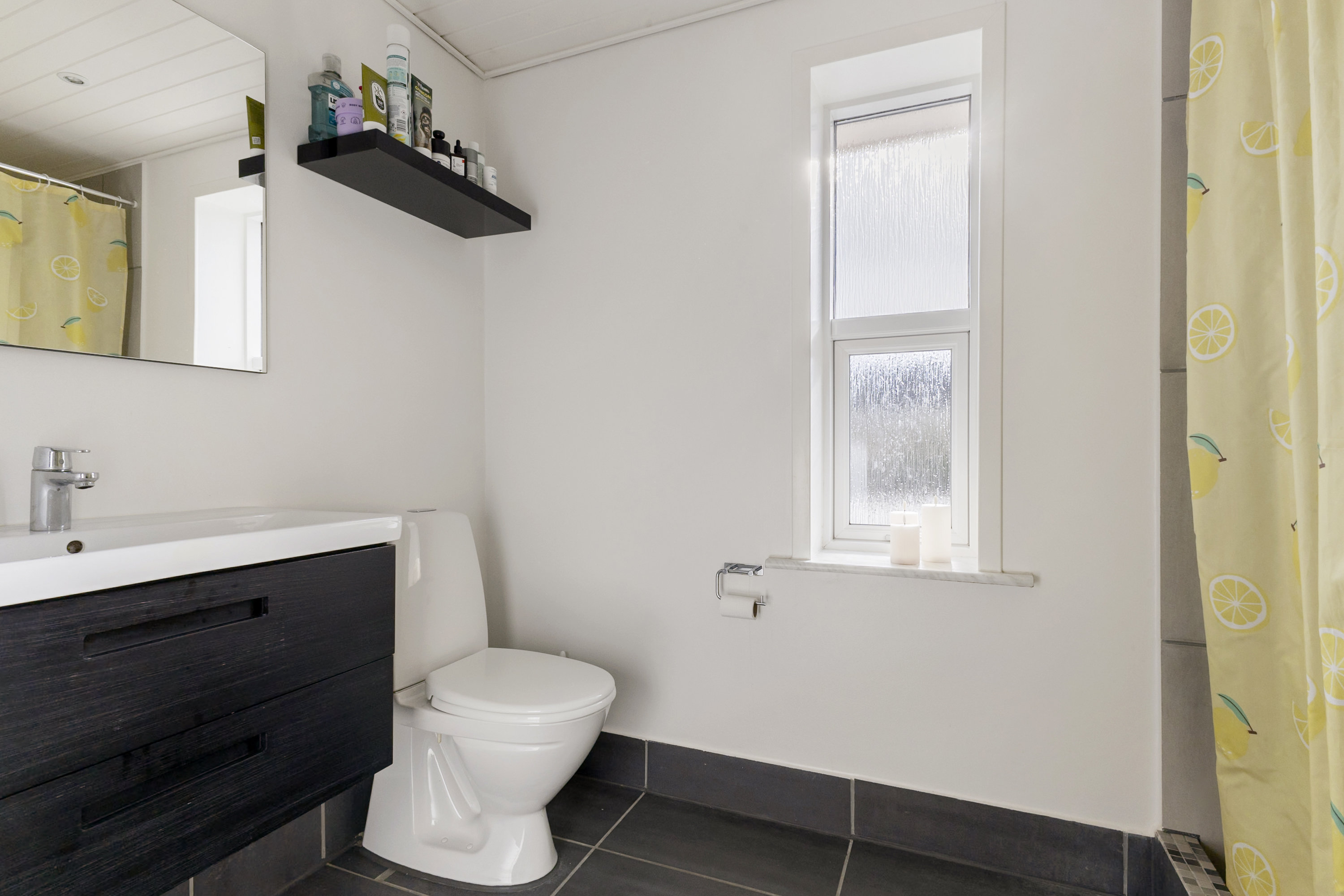 Fremhævet badeværelse billede i fuldskærmstilstand. Billede af Kærvej 10, 6560 Sommersted