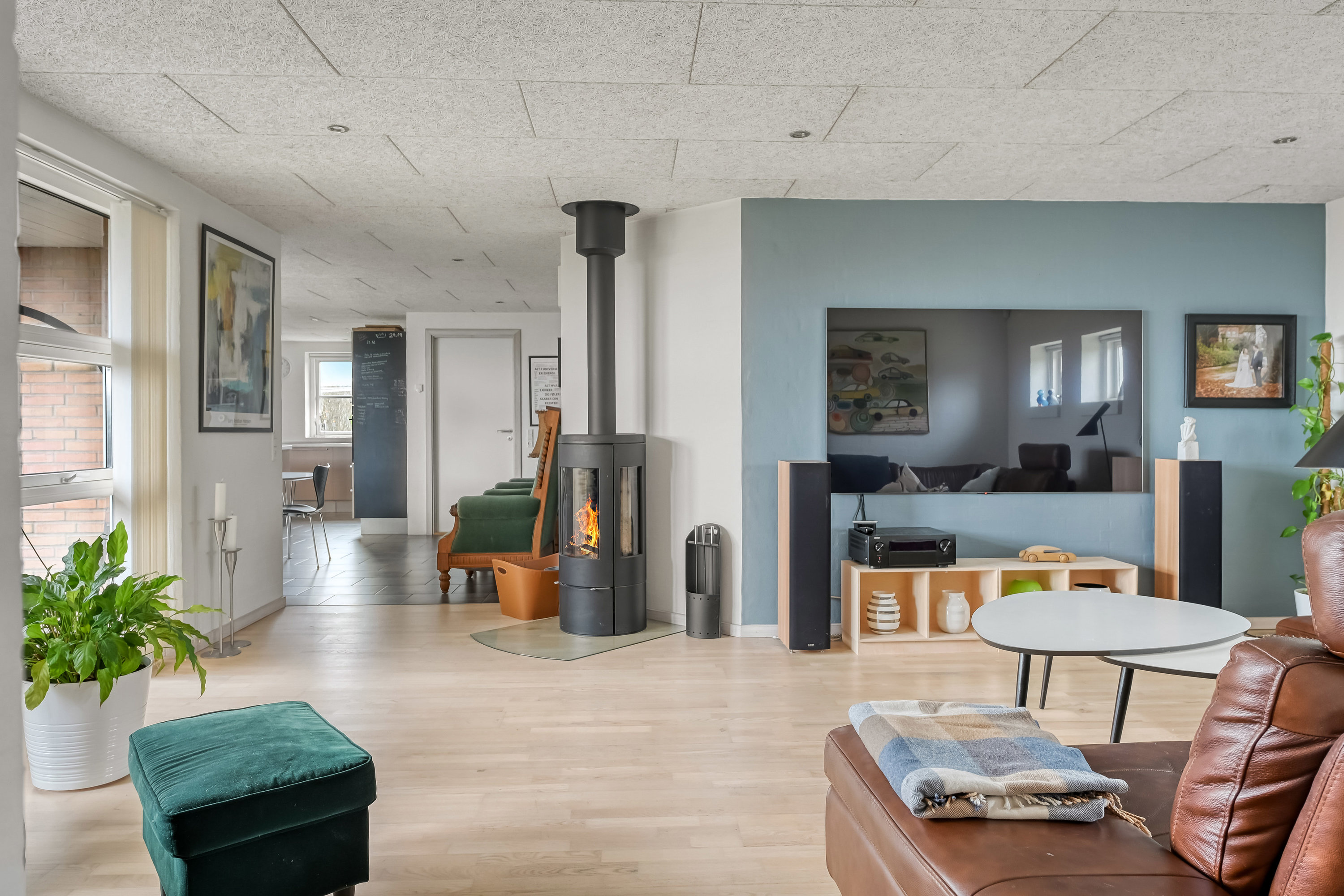 Fremhævet stue billede i fuldskærmstilstand. Billede af Lillevang 56, 7190 Billund