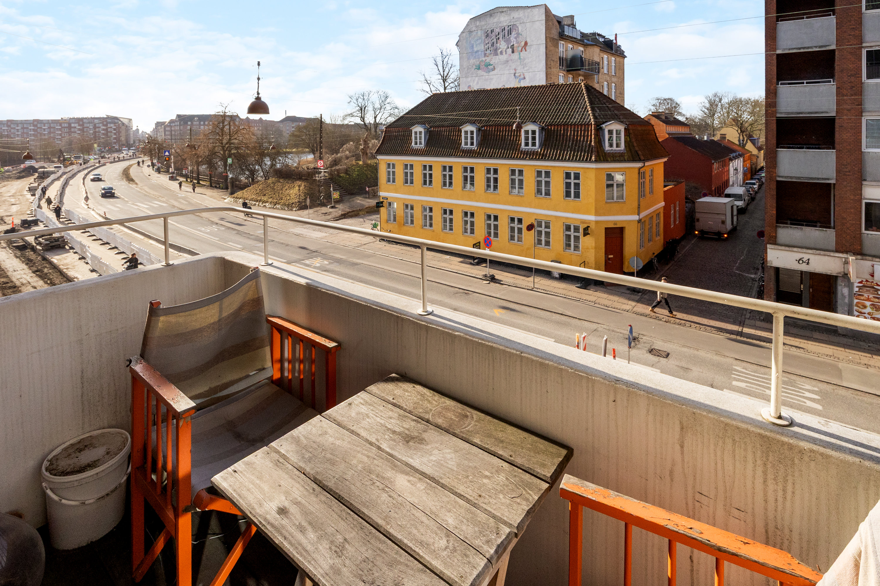 Fremhævet altan billede i fuldskærmstilstand. Billede af Ved Volden 1, 2. th., 1425 København K