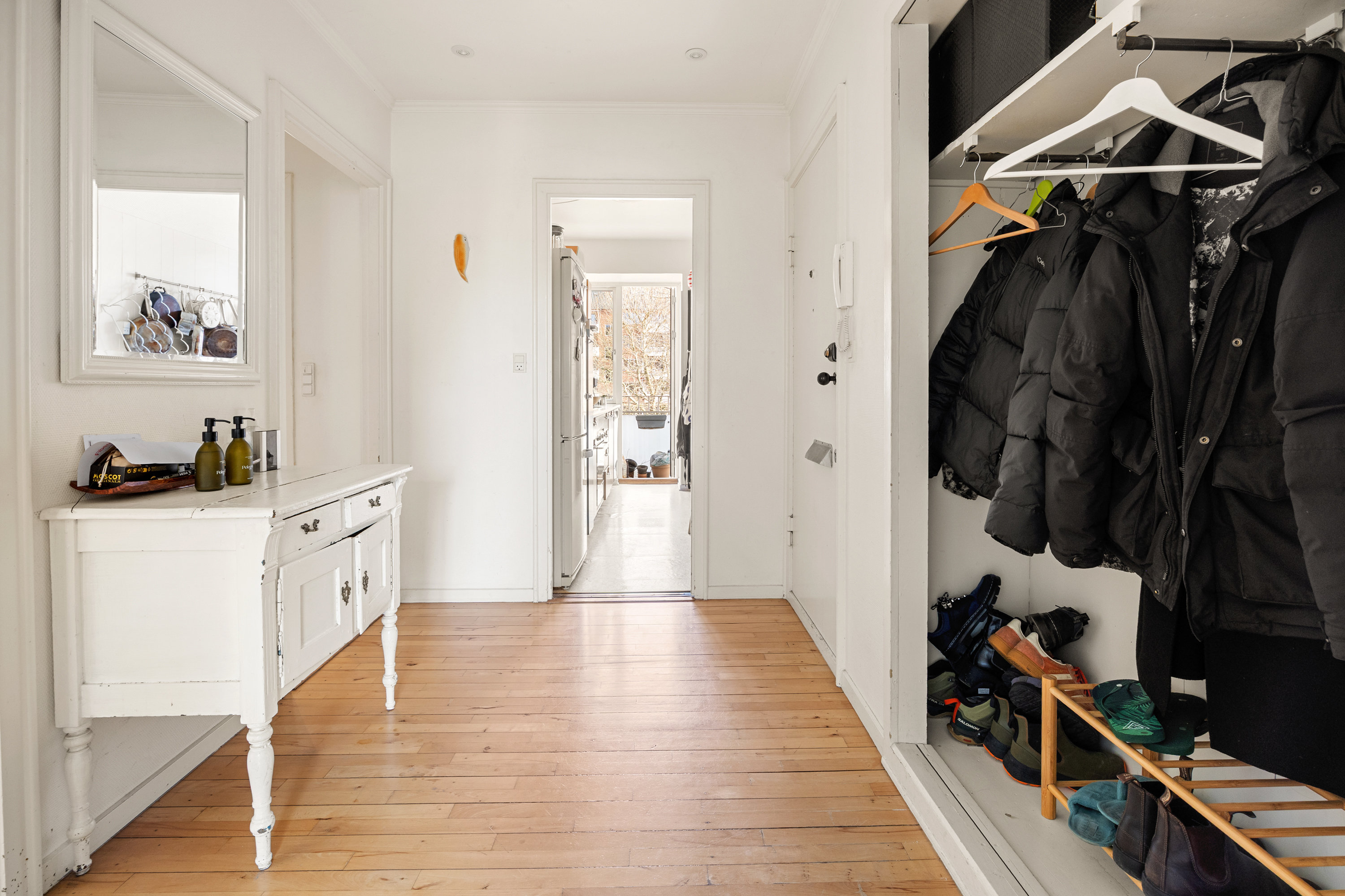 Fremhævet entré billede i fuldskærmstilstand. Billede af Ved Volden 1, 2. th., 1425 København K