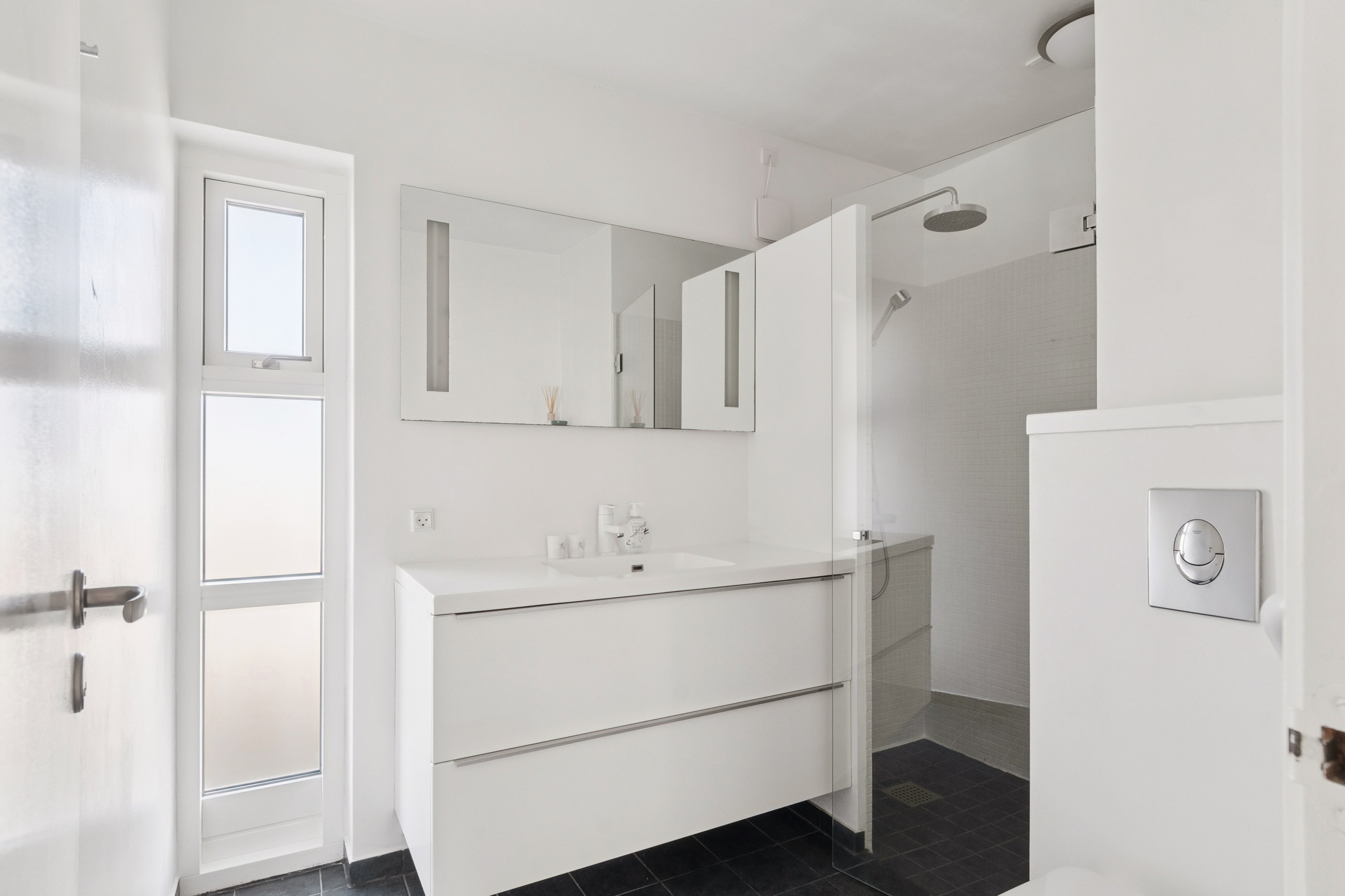 Fremhævet værelse billede i fuldskærmstilstand. Billede af Alexander Svedstrups Vej 3, 3140 Ålsgårde