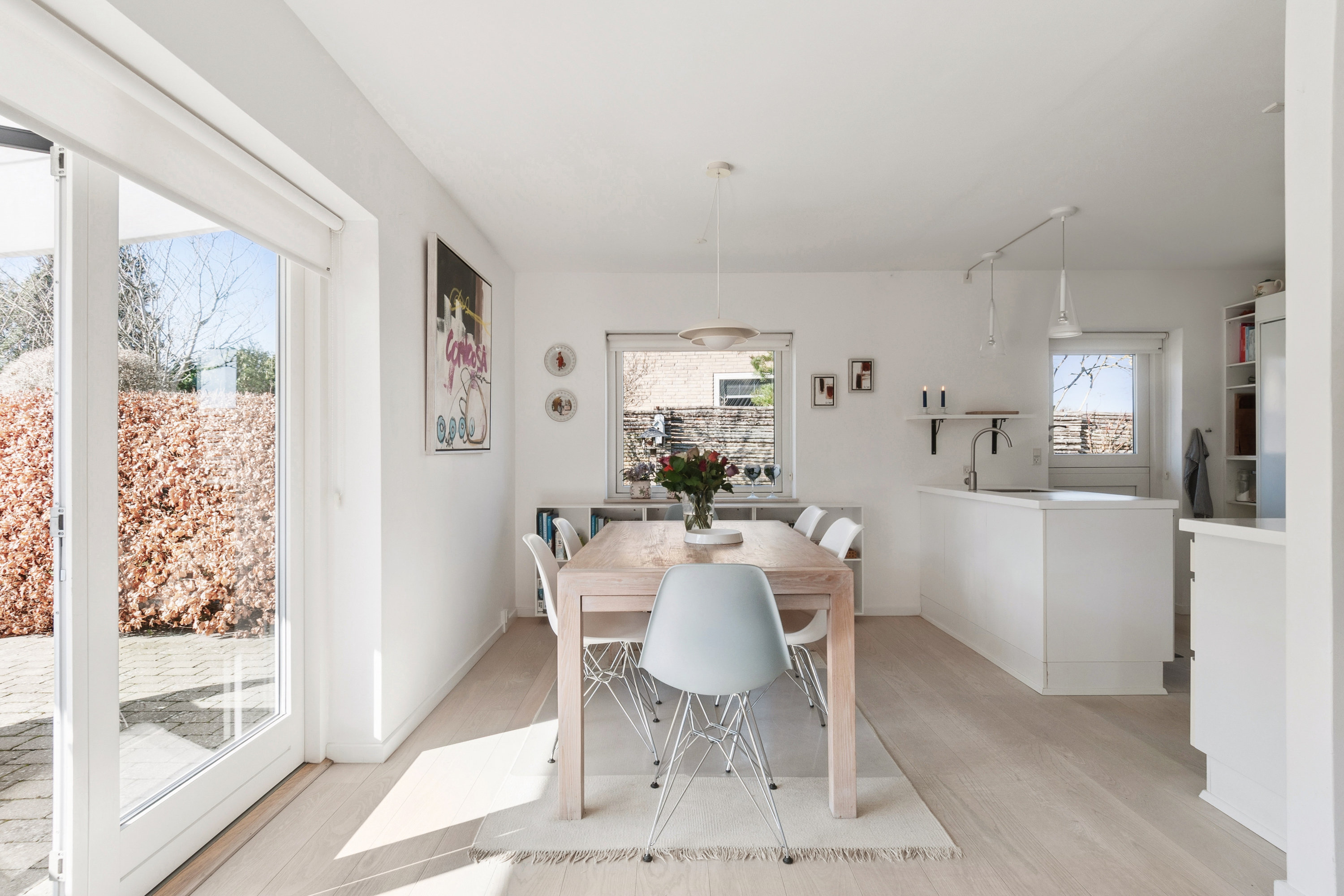 Fremhævet spisestue billede i fuldskærmstilstand. Billede af Alexander Svedstrups Vej 3, 3140 Ålsgårde