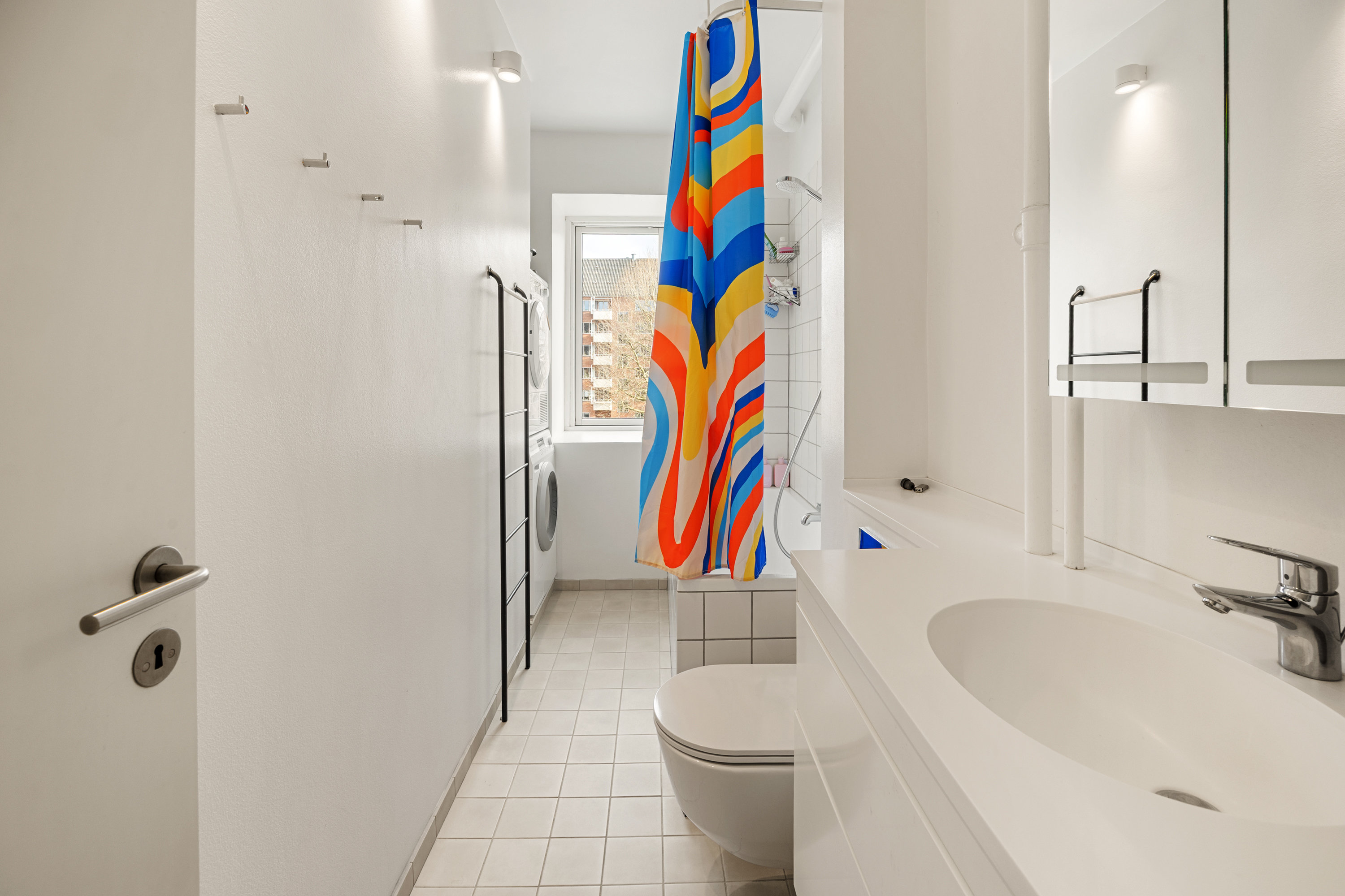 Fremhævet badeværelse billede i fuldskærmstilstand. Billede af Ved Volden 1, 2. th., 1425 København K