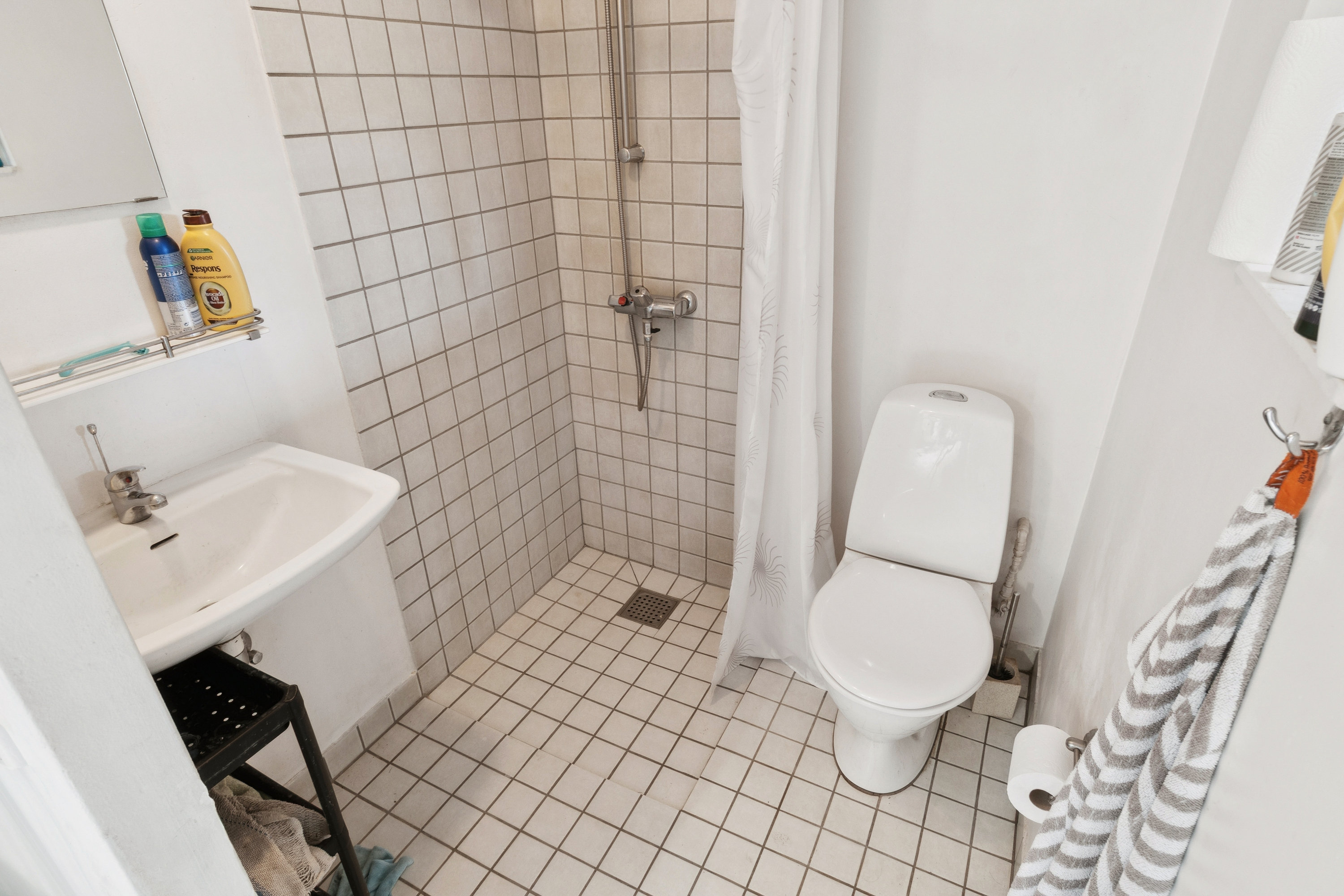 Fremhævet badeværelse billede i fuldskærmstilstand. Billede af Alexander Svedstrups Vej 3, 3140 Ålsgårde