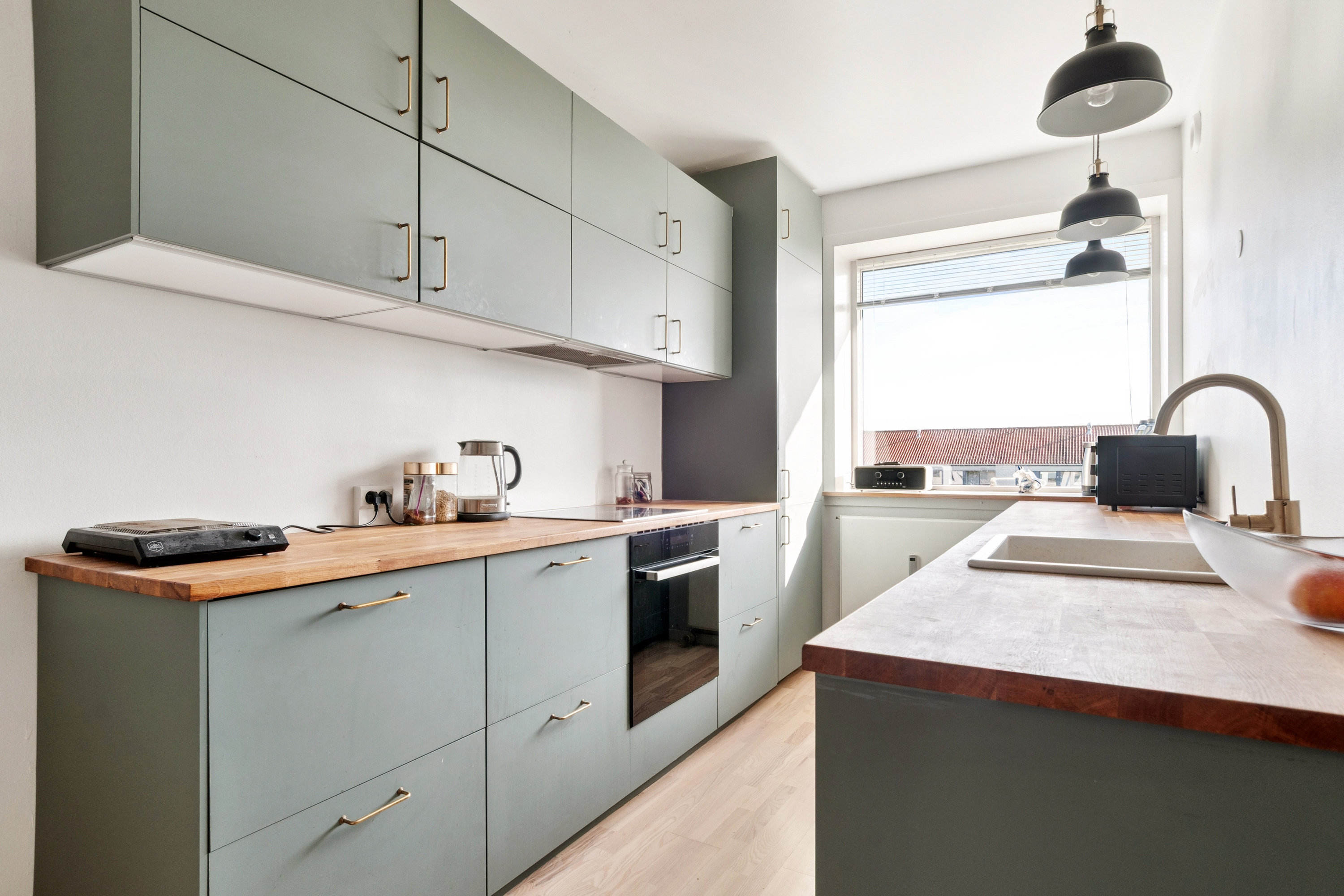 Fremhævet køkken billede i fuldskærmstilstand. Billede af Rugmarken 75, 2. th., Mørdrup, 3060 Espergærde