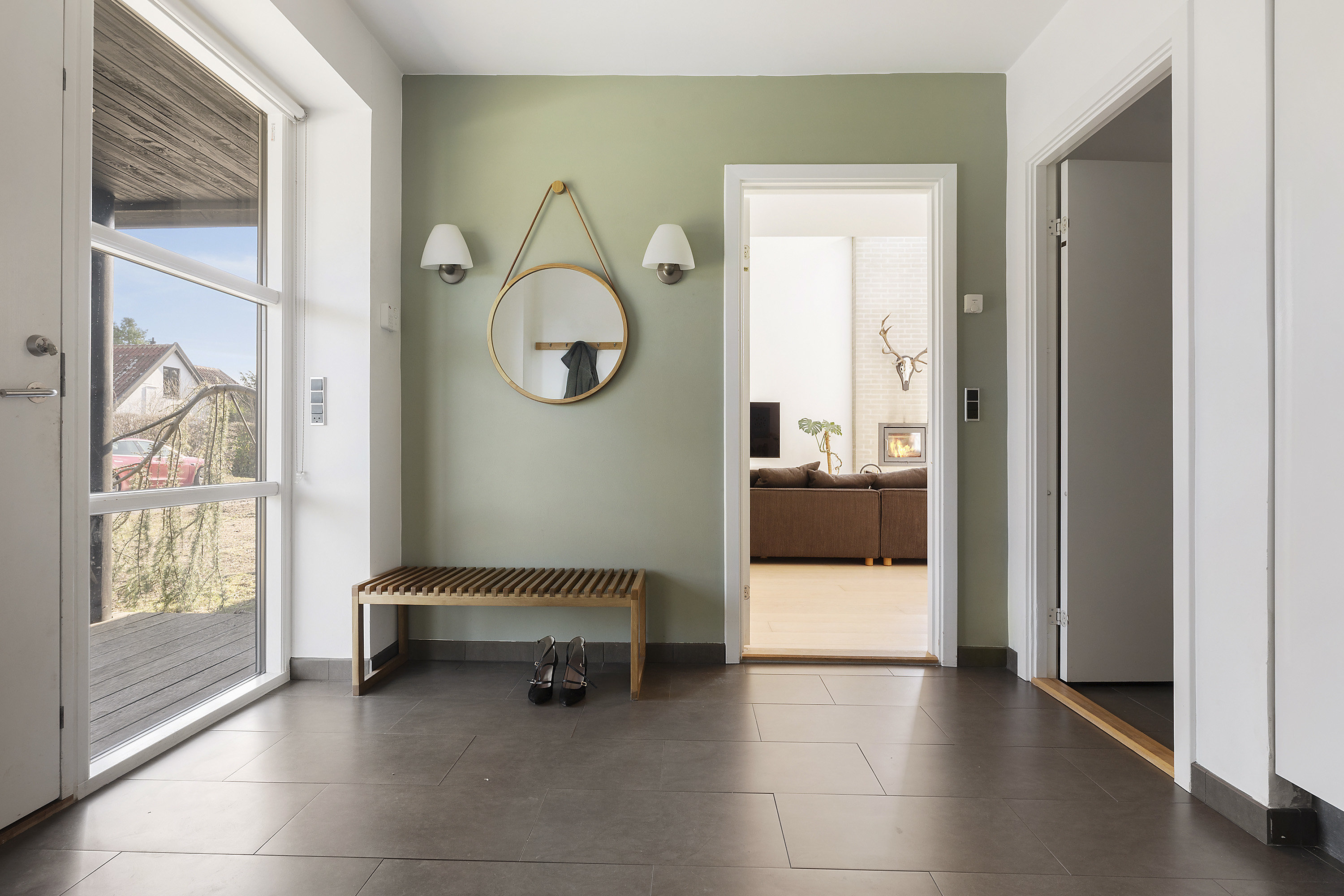 Fremhævet entré billede i fuldskærmstilstand. Billede af Trontedammen 12, Trørød, 2950 Vedbæk