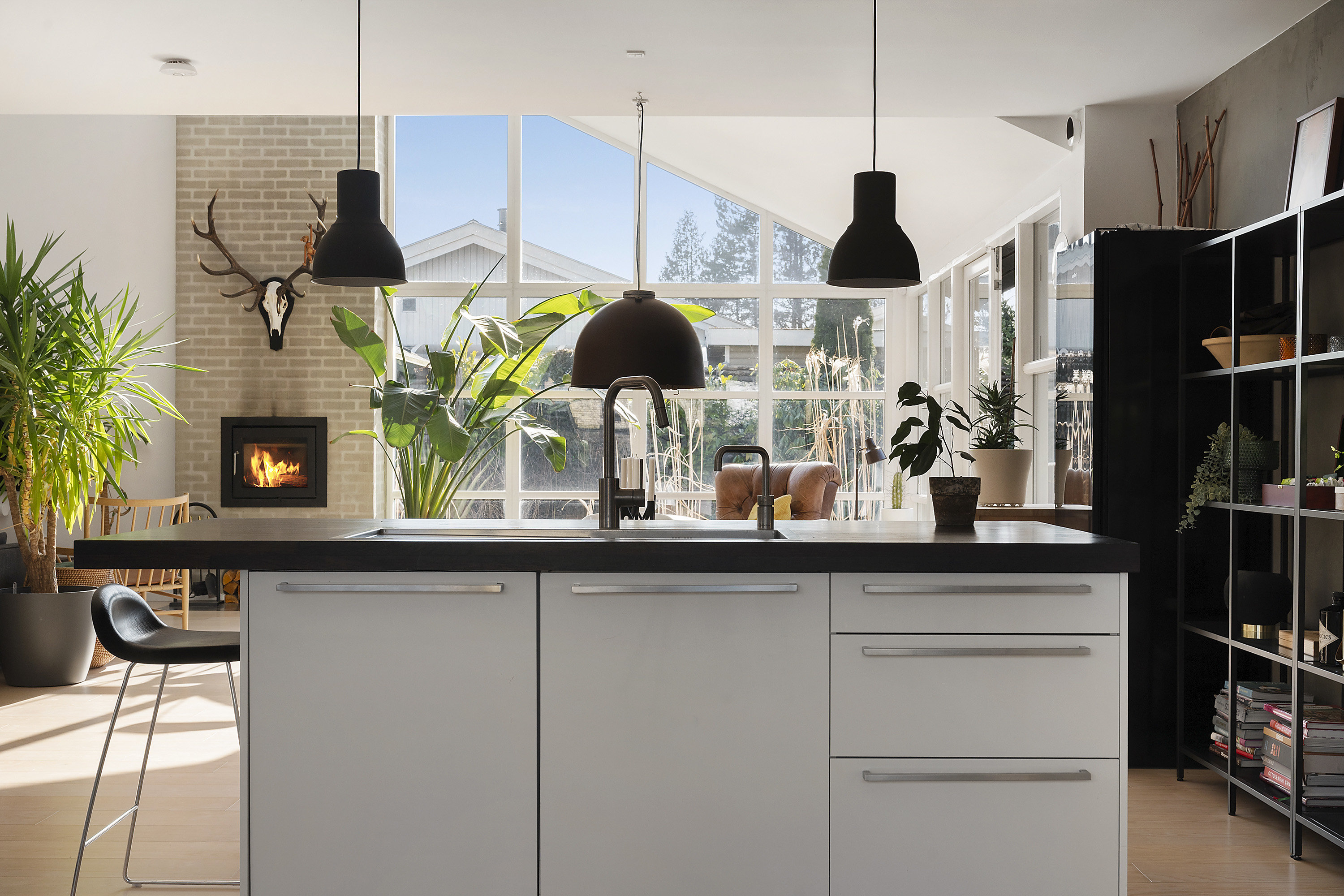 Fremhævet køkken billede i fuldskærmstilstand. Billede af Trontedammen 12, Trørød, 2950 Vedbæk