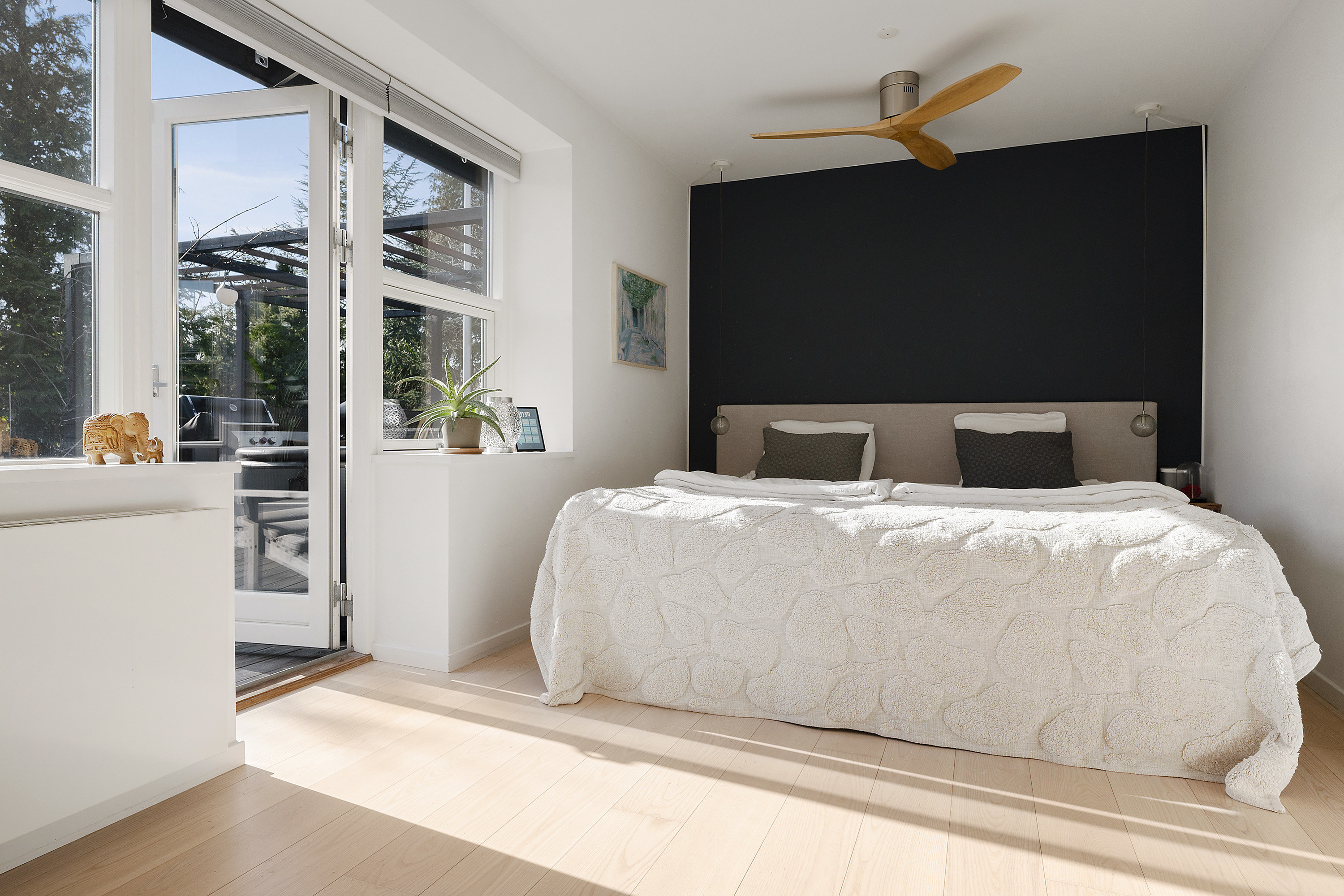 Fremhævet soveværelse billede i fuldskærmstilstand. Billede af Trontedammen 12, Trørød, 2950 Vedbæk