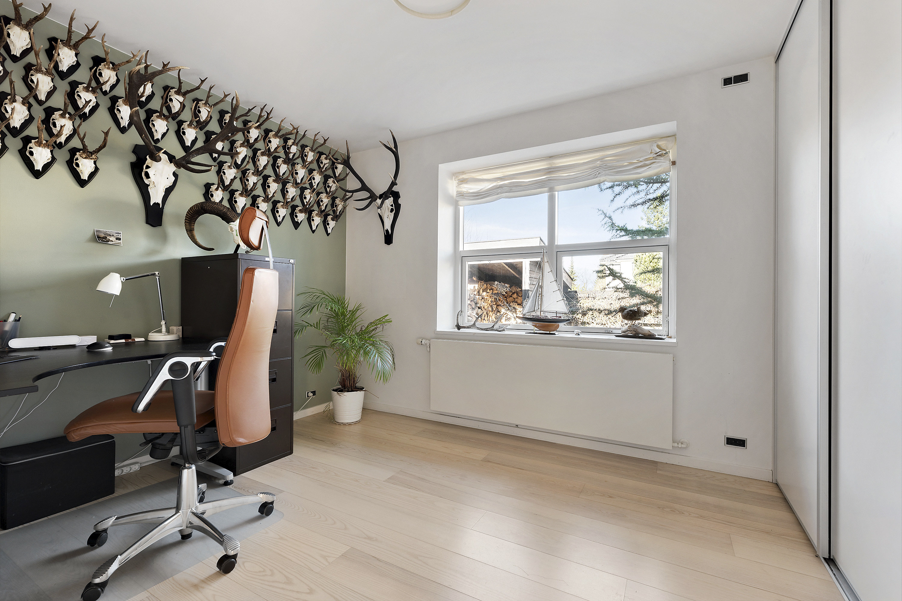 Fremhævet kontor billede i fuldskærmstilstand. Billede af Trontedammen 12, Trørød, 2950 Vedbæk